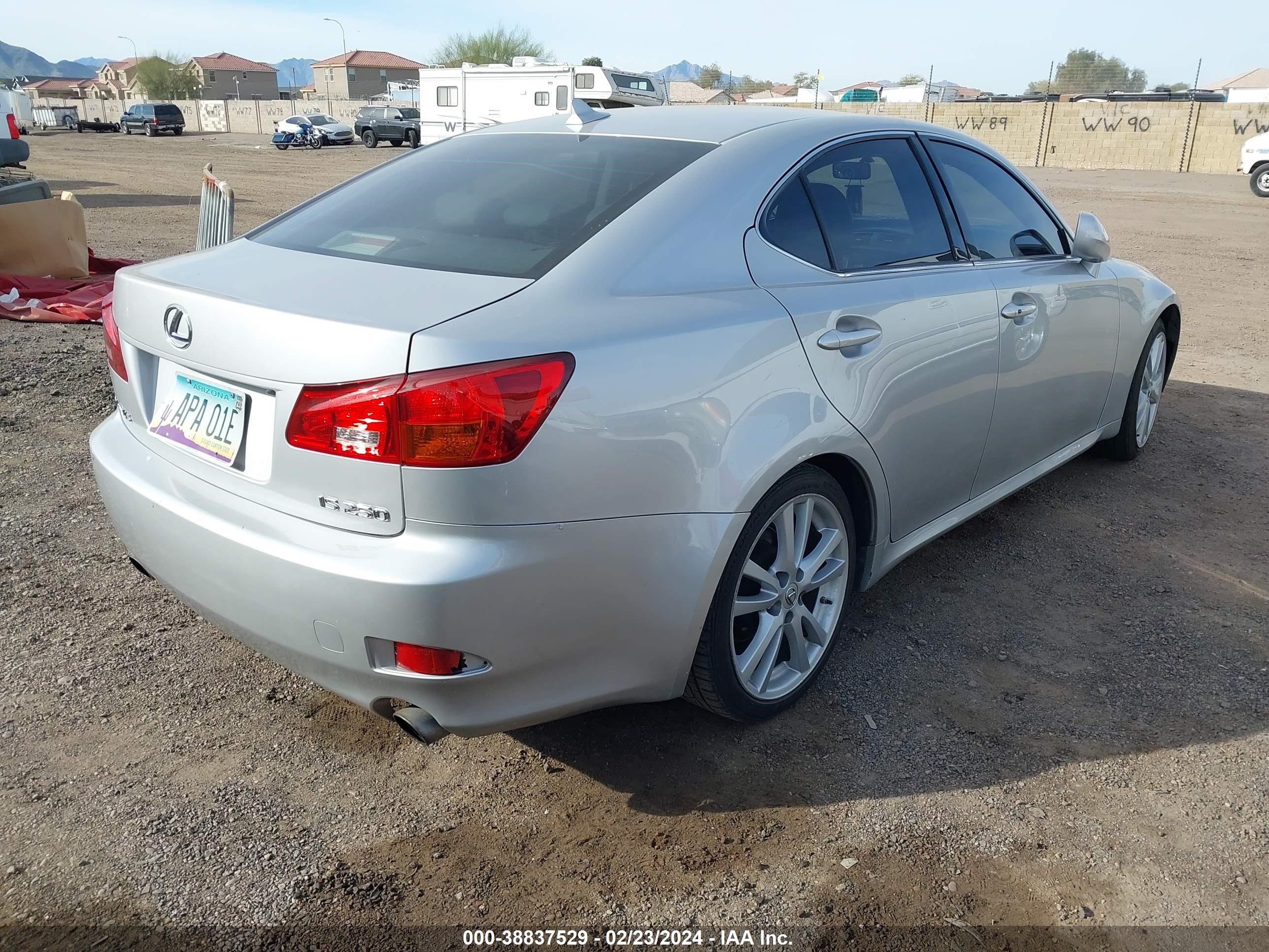 Photo 3 VIN: JTHBK262672052253 - LEXUS IS 