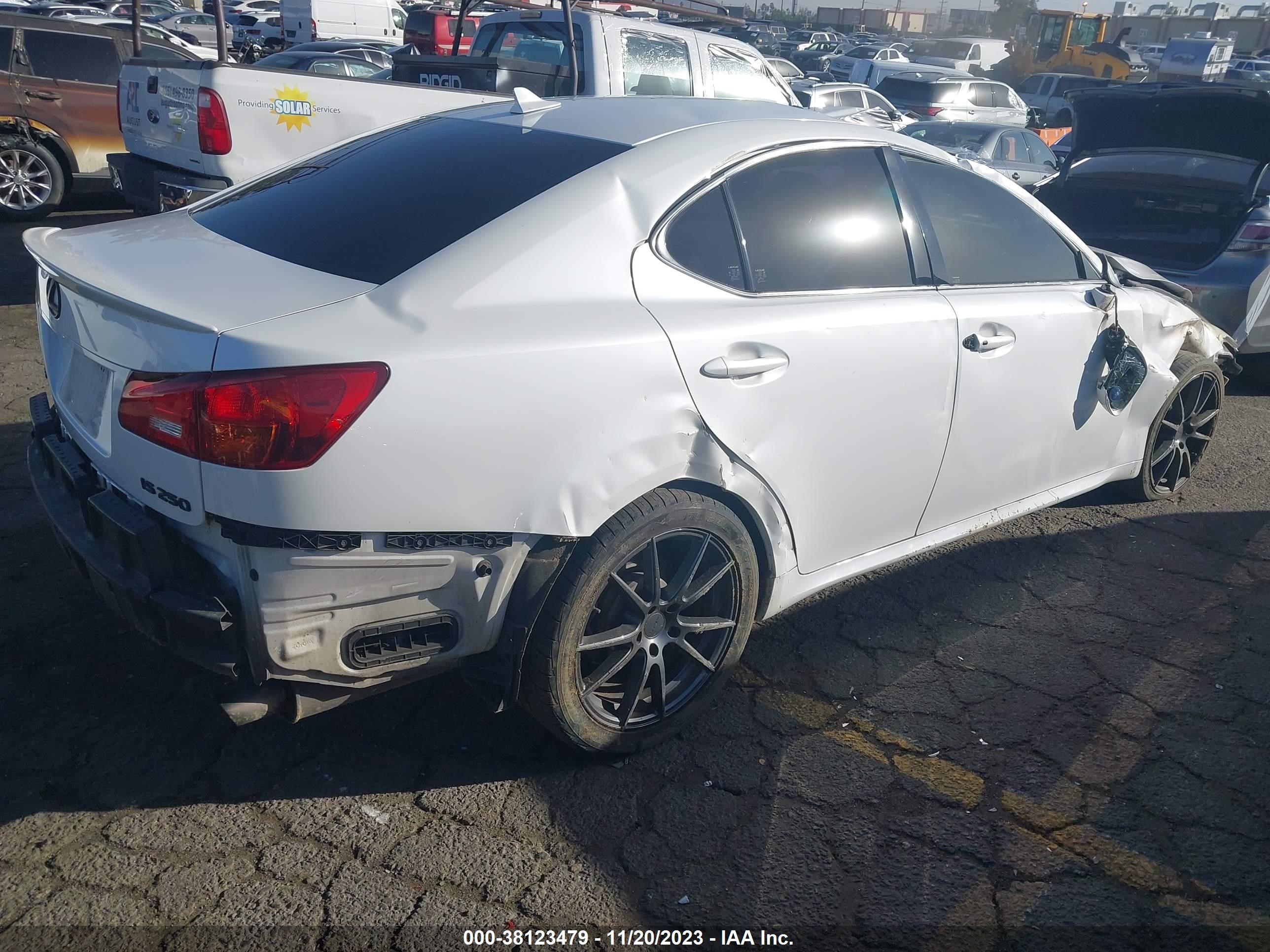 Photo 3 VIN: JTHBK262675042904 - LEXUS IS 