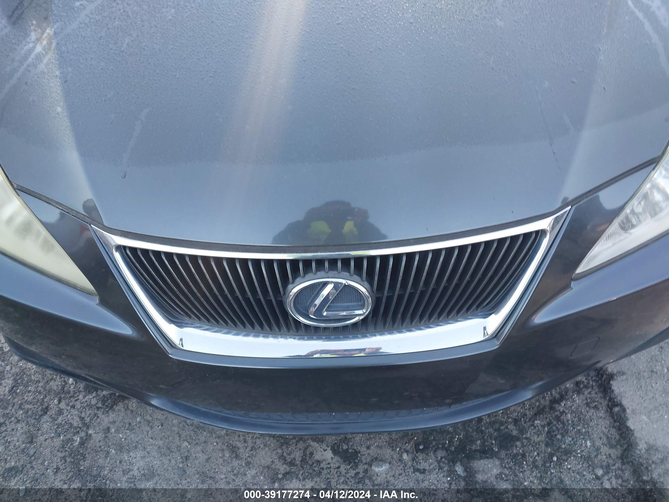 Photo 9 VIN: JTHBK262682073394 - LEXUS IS 