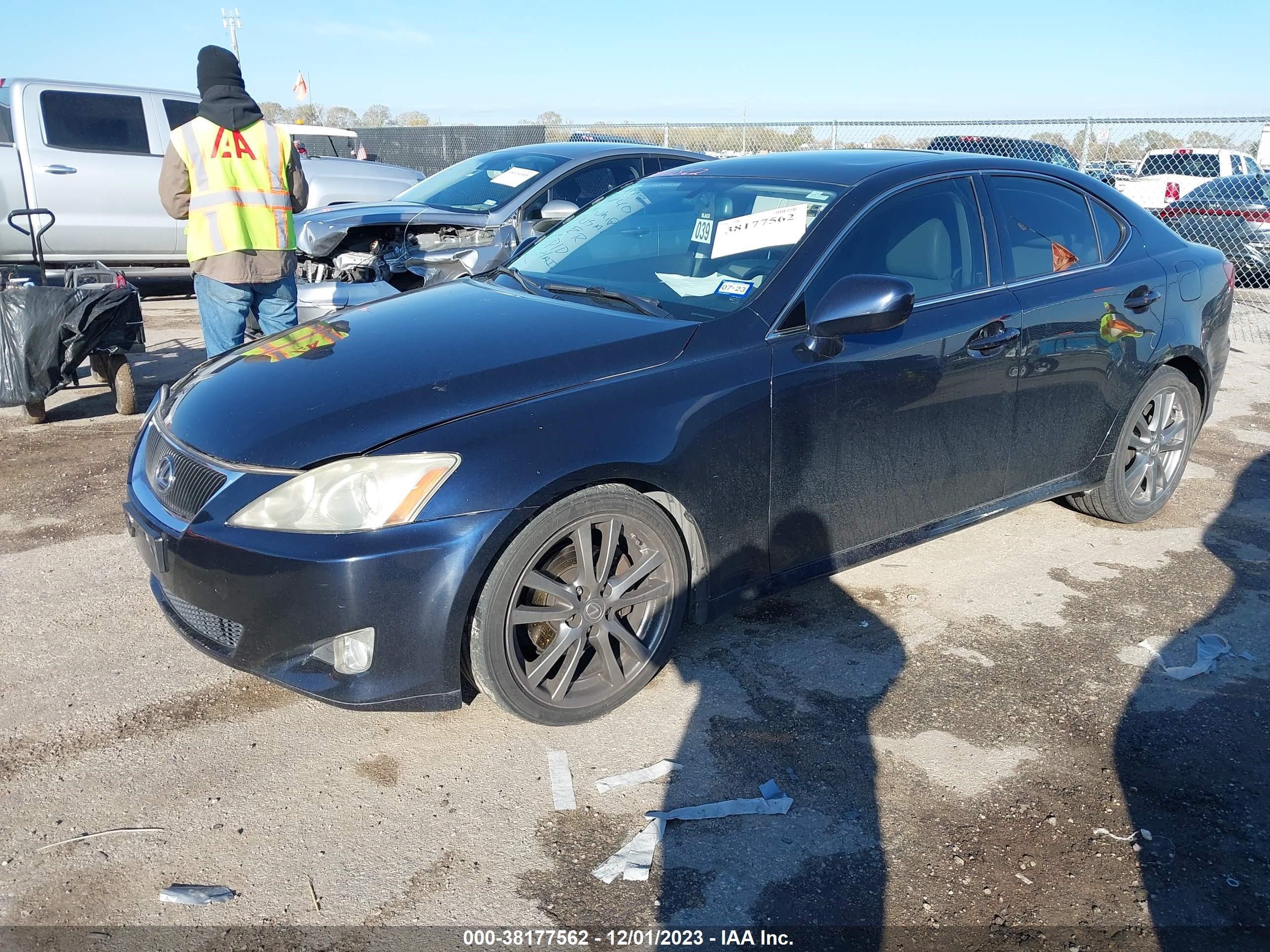 Photo 1 VIN: JTHBK262685079372 - LEXUS IS 