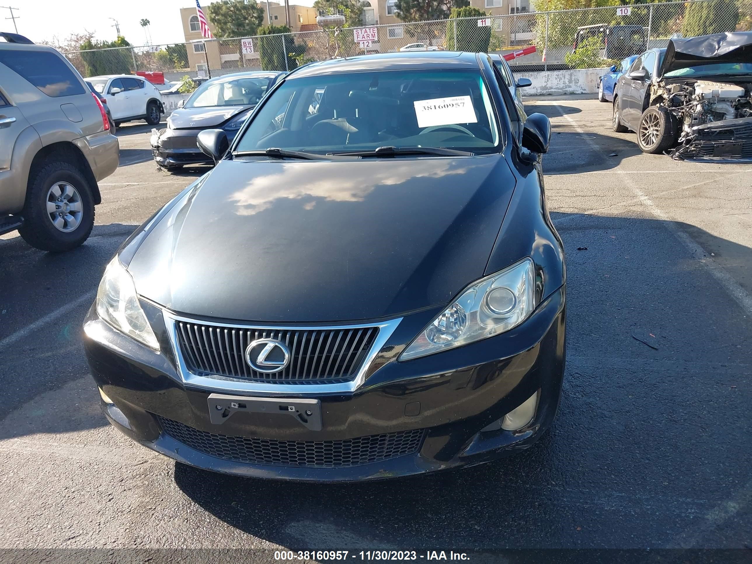 Photo 11 VIN: JTHBK262692090858 - LEXUS IS 