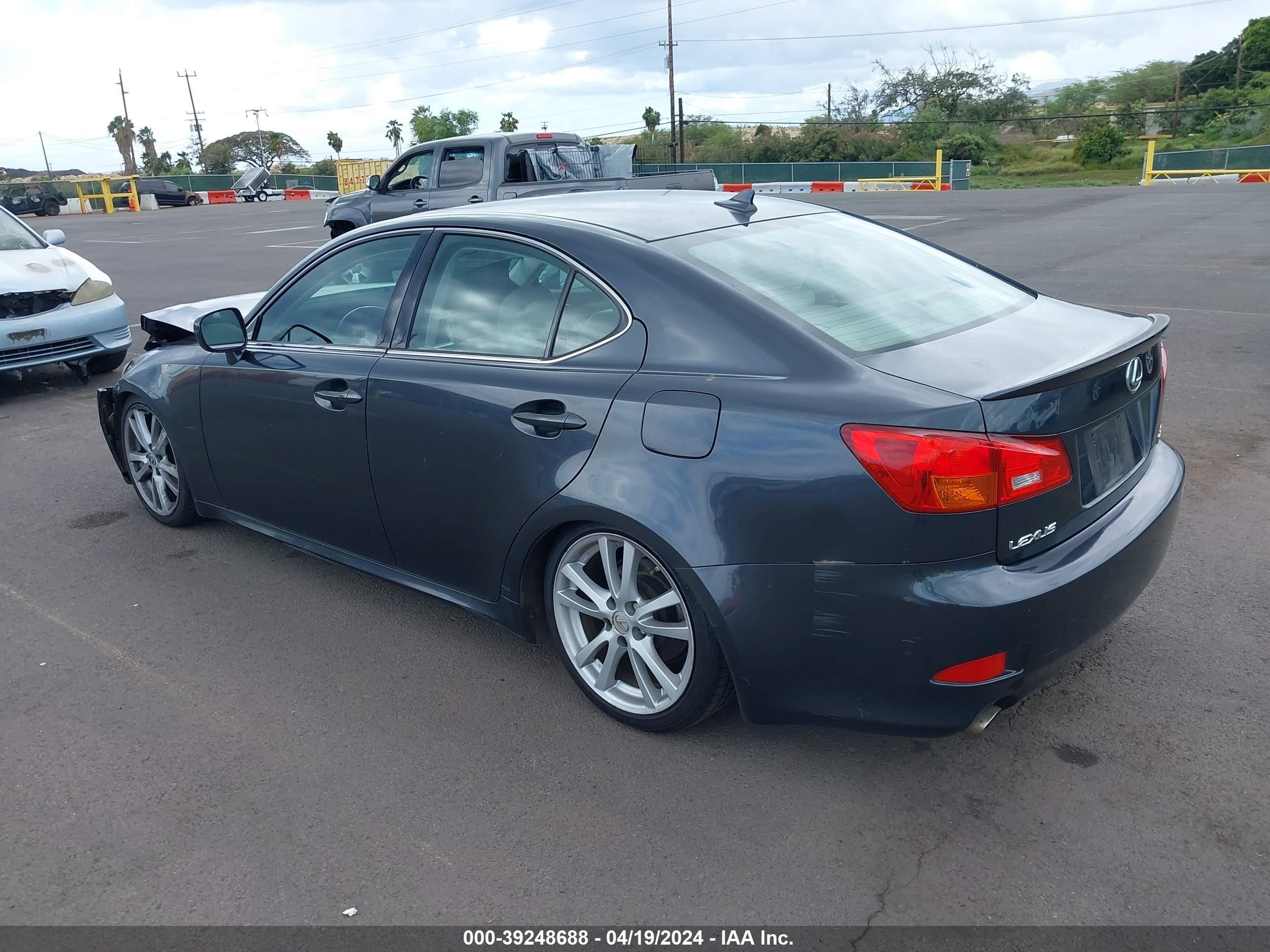 Photo 2 VIN: JTHBK262772039494 - LEXUS IS 