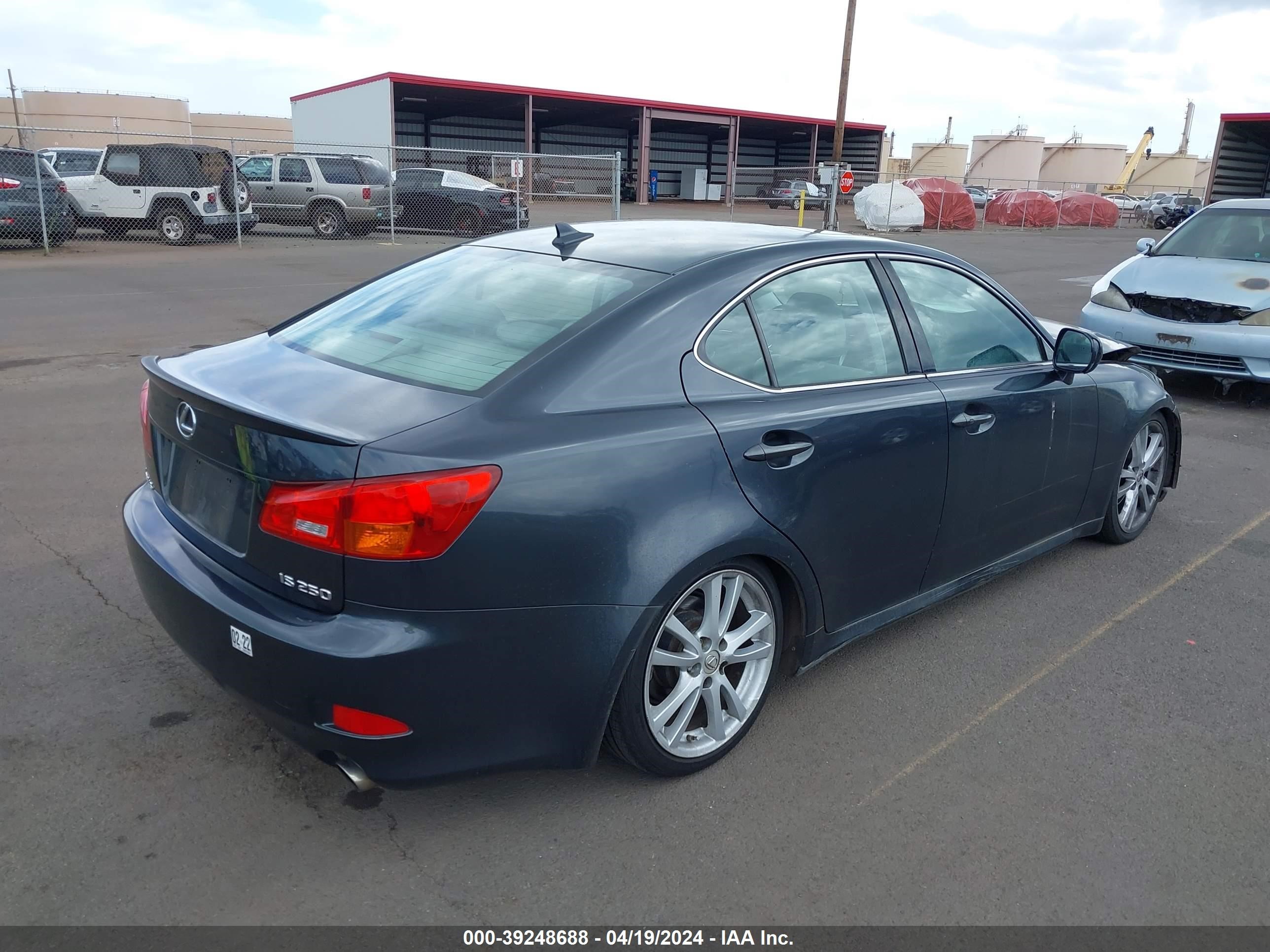 Photo 3 VIN: JTHBK262772039494 - LEXUS IS 