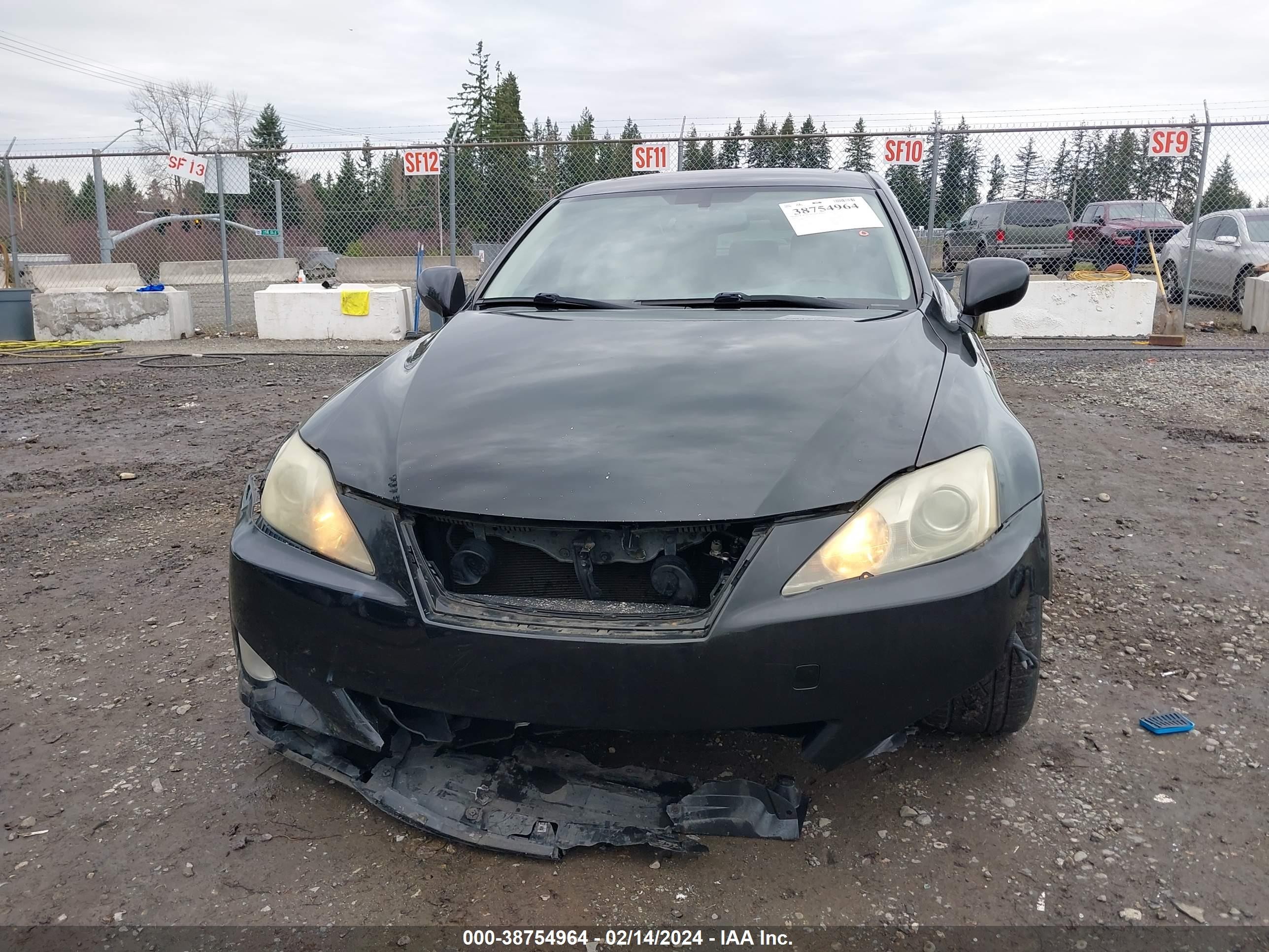 Photo 5 VIN: JTHBK262772058269 - LEXUS IS 