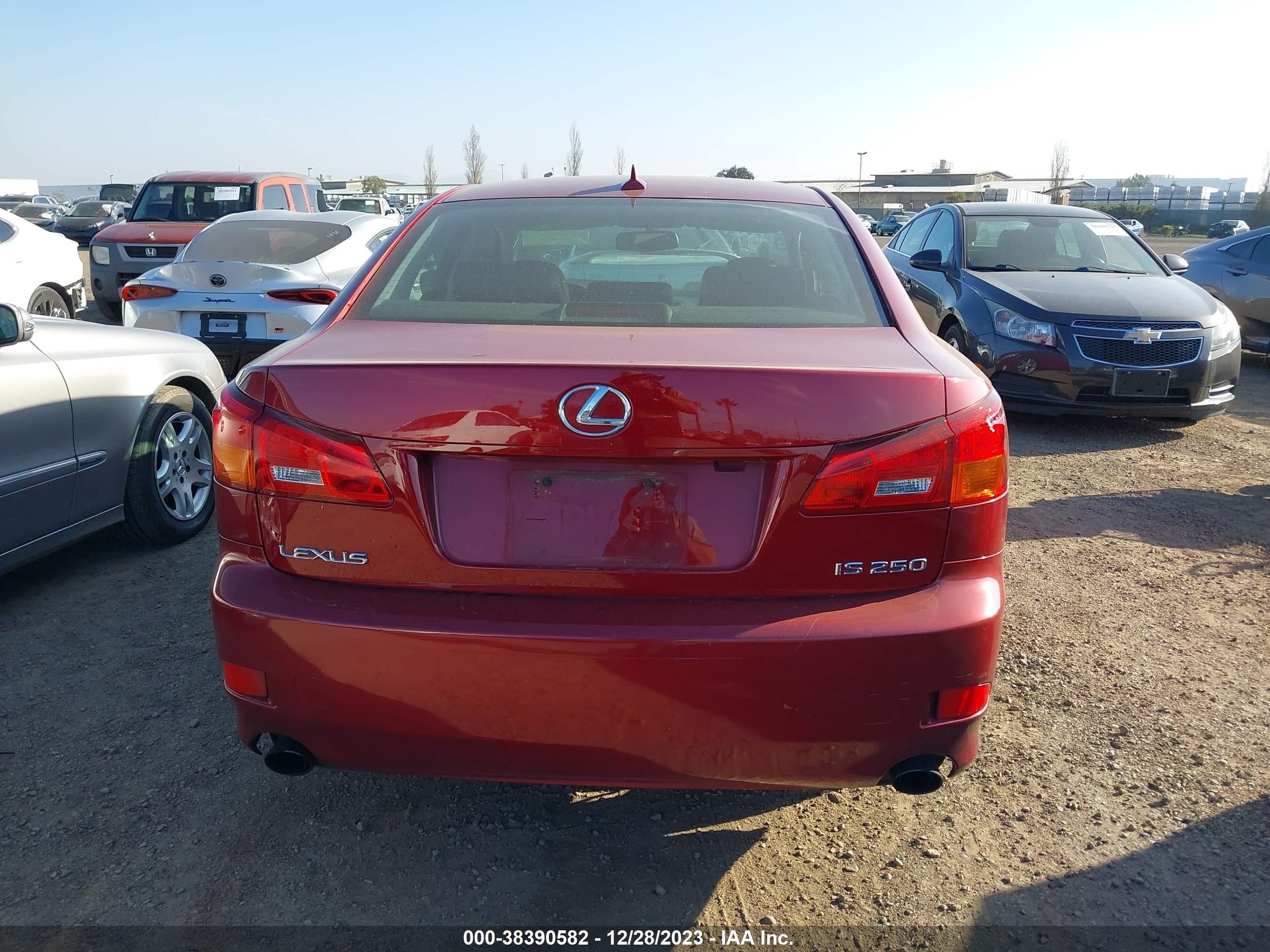 Photo 15 VIN: JTHBK262775049585 - LEXUS IS 