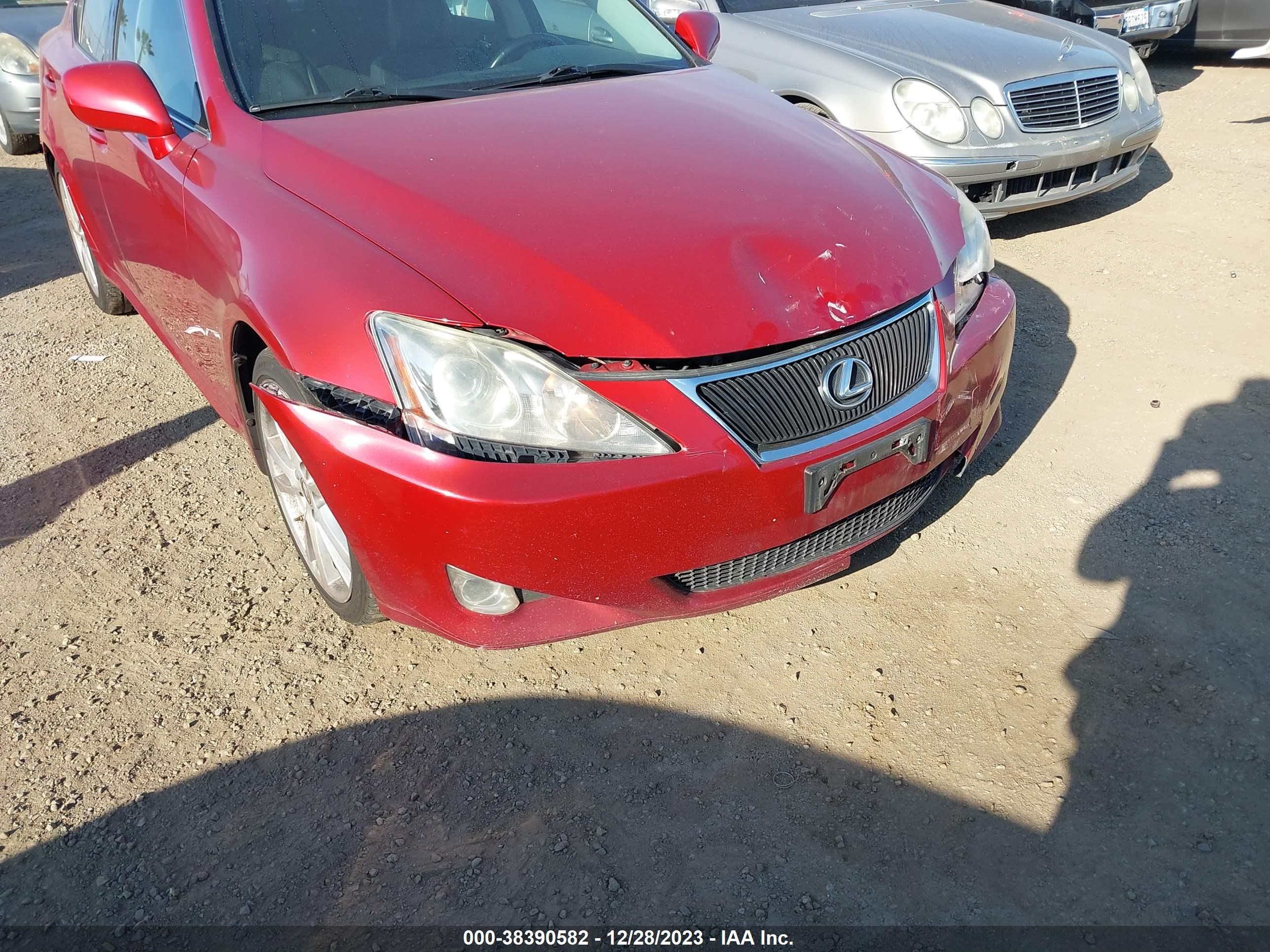 Photo 5 VIN: JTHBK262775049585 - LEXUS IS 