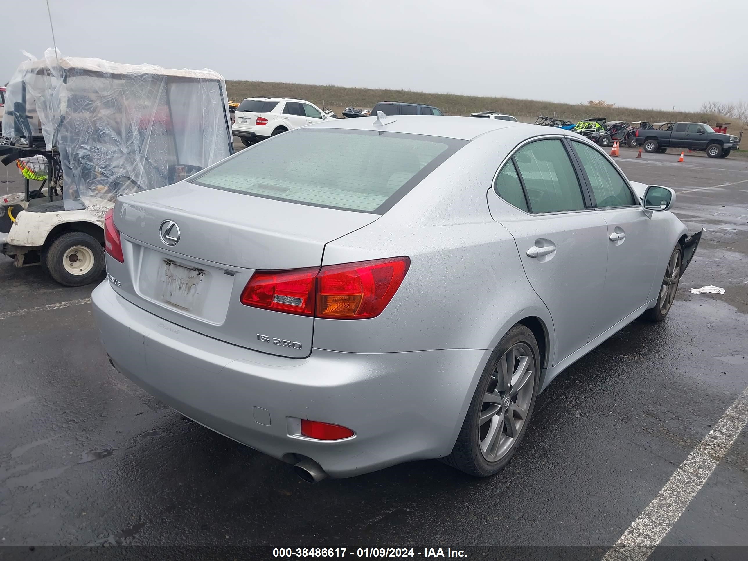 Photo 3 VIN: JTHBK262782076224 - LEXUS IS 