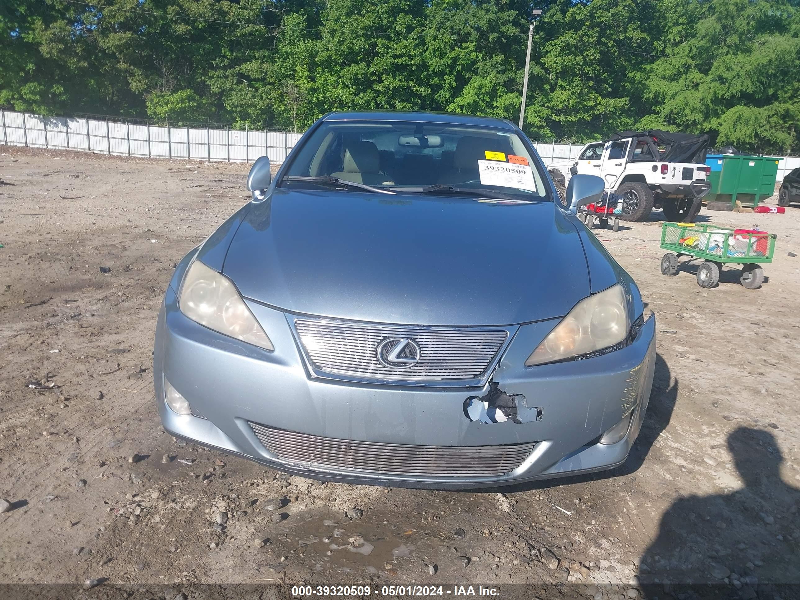 Photo 11 VIN: JTHBK262782076871 - LEXUS IS 