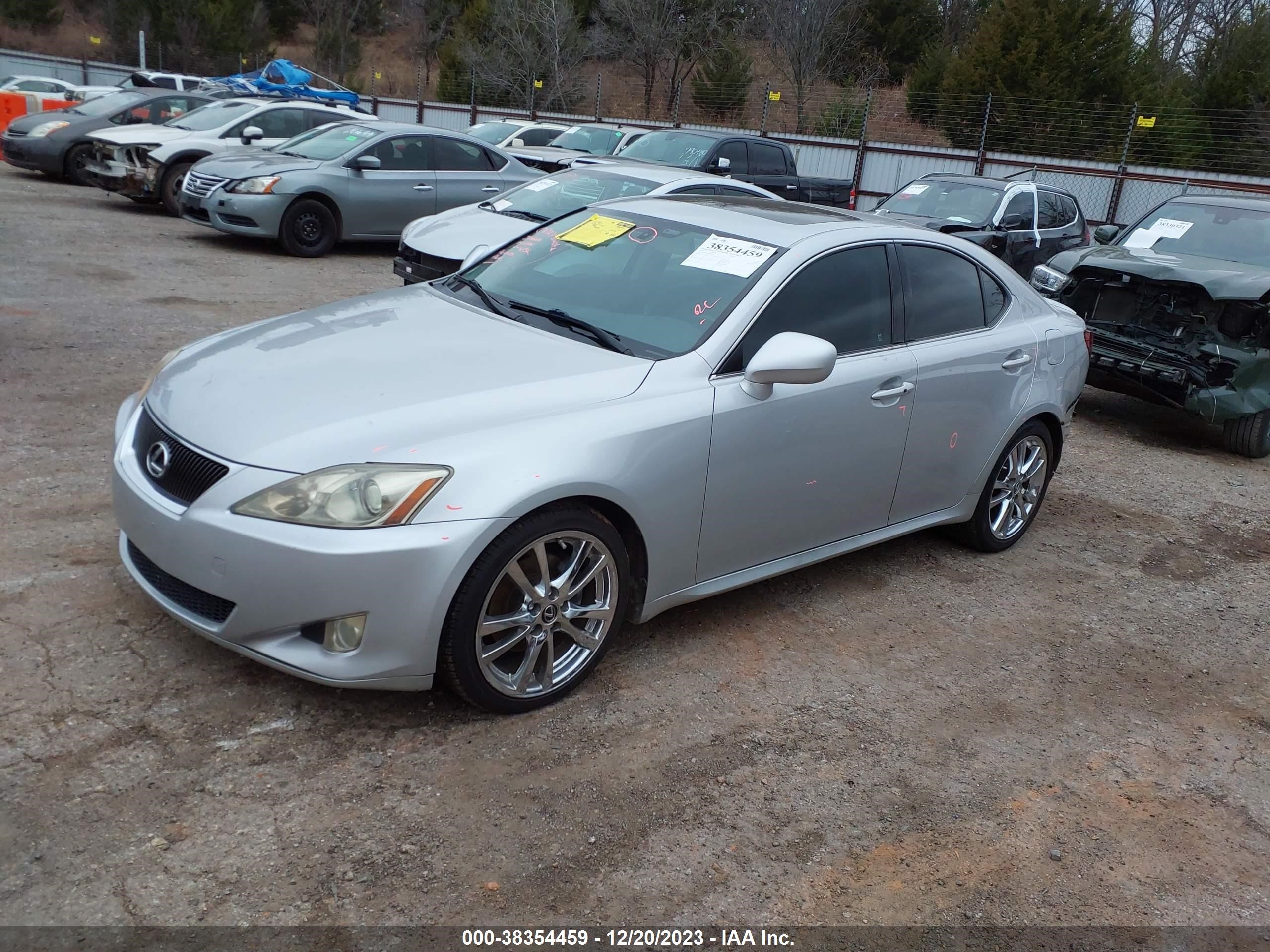 Photo 1 VIN: JTHBK262785061155 - LEXUS IS 