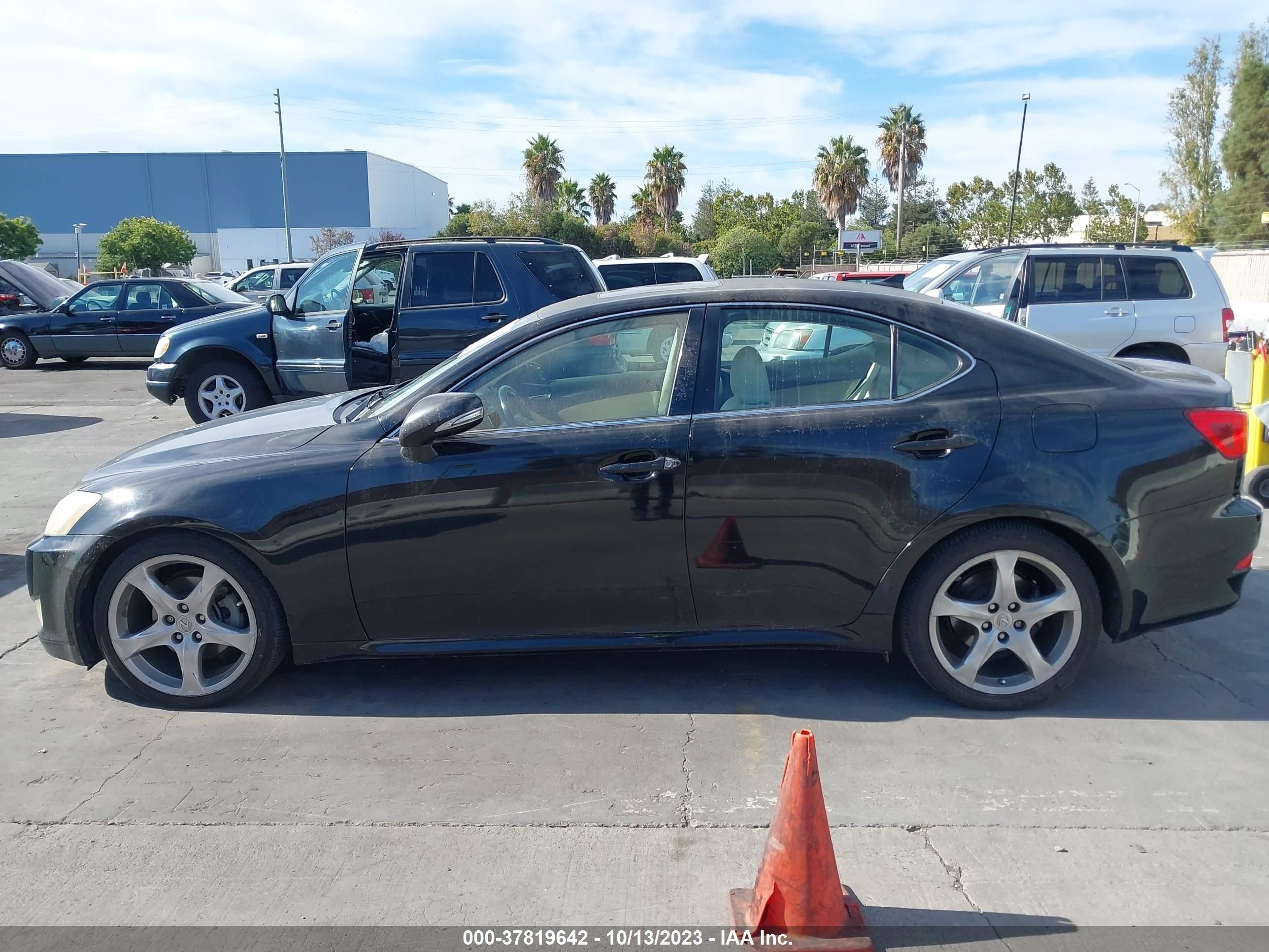 Photo 13 VIN: JTHBK262792085717 - LEXUS IS 