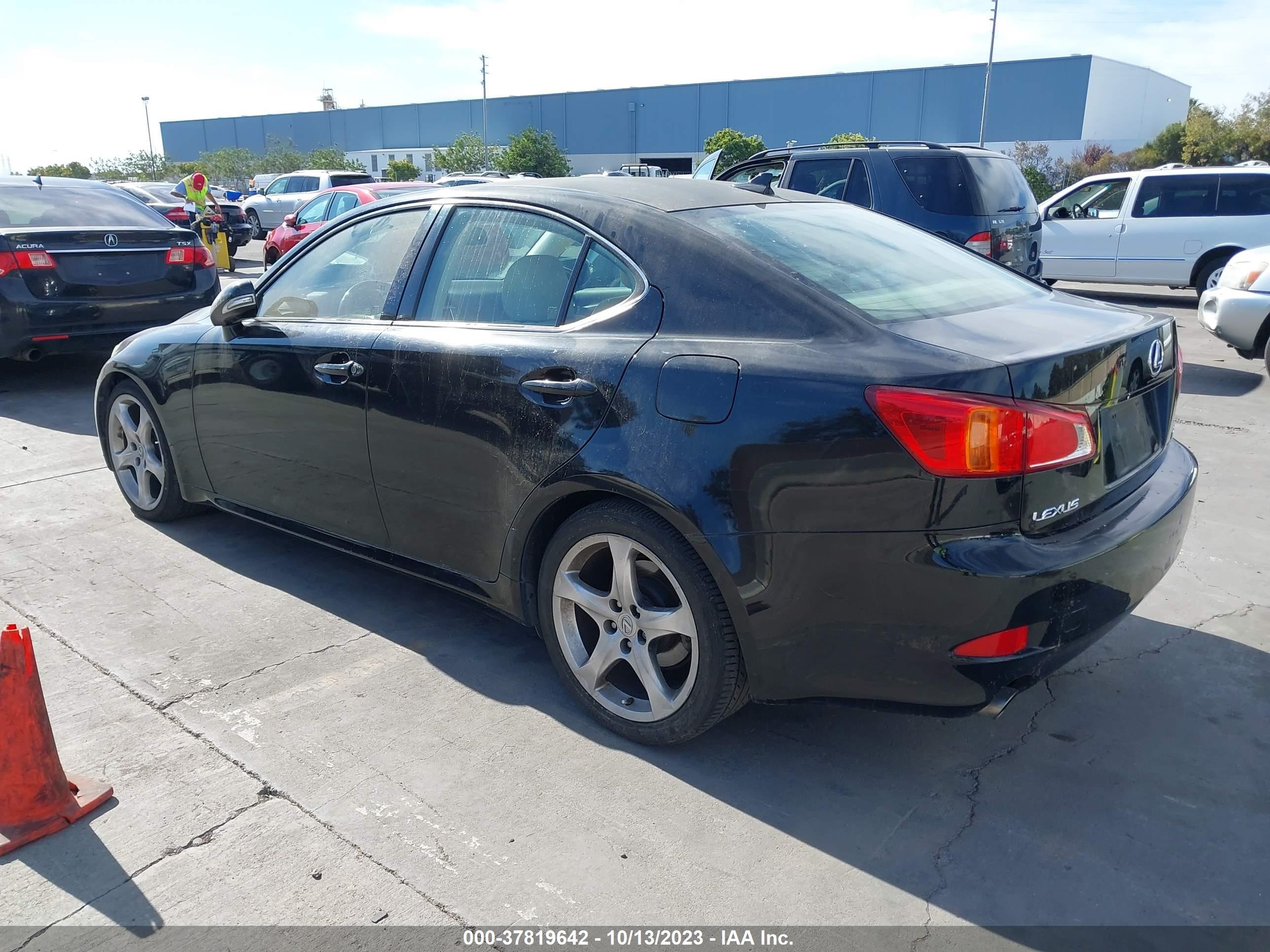 Photo 2 VIN: JTHBK262792085717 - LEXUS IS 