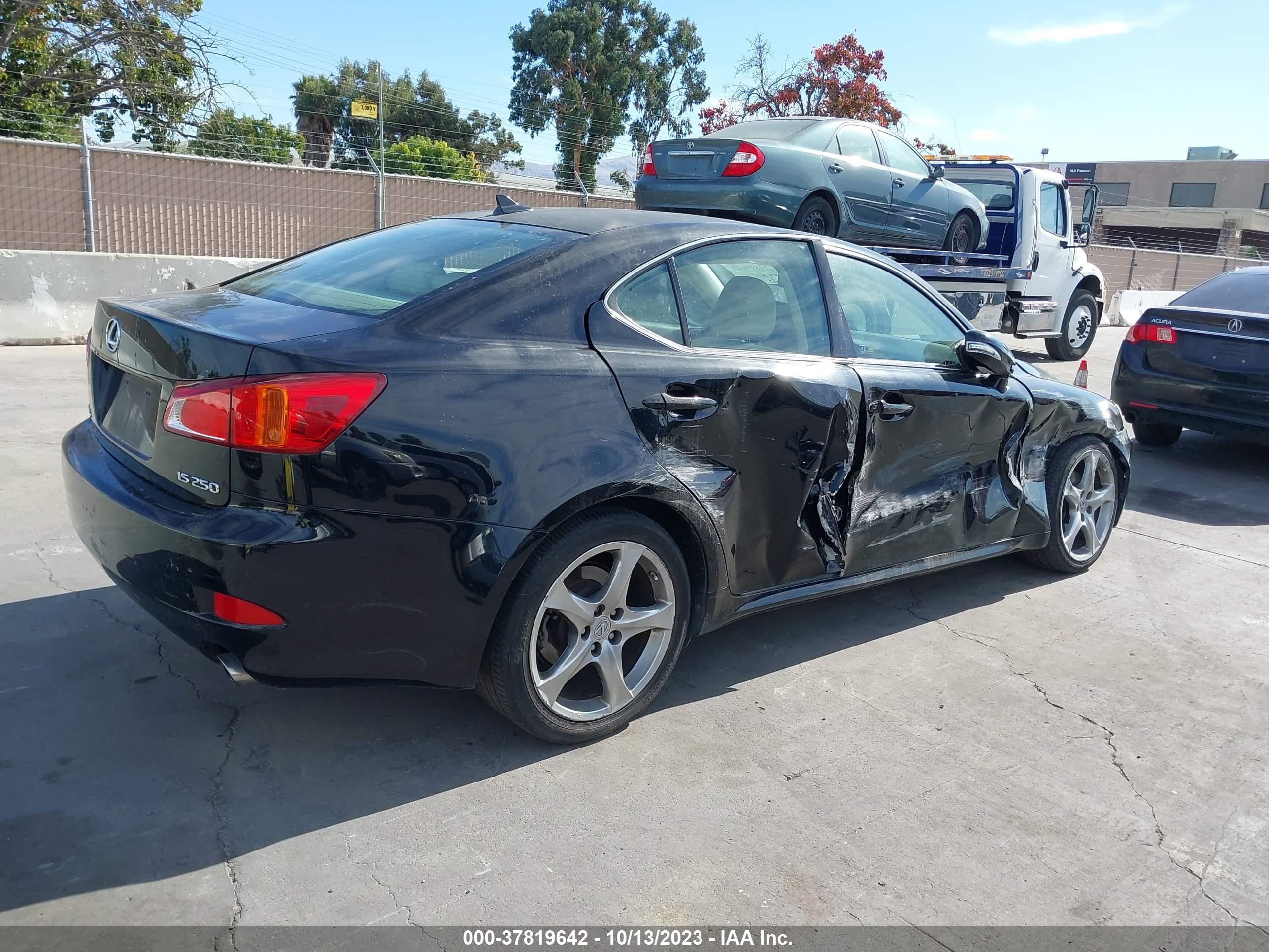 Photo 3 VIN: JTHBK262792085717 - LEXUS IS 