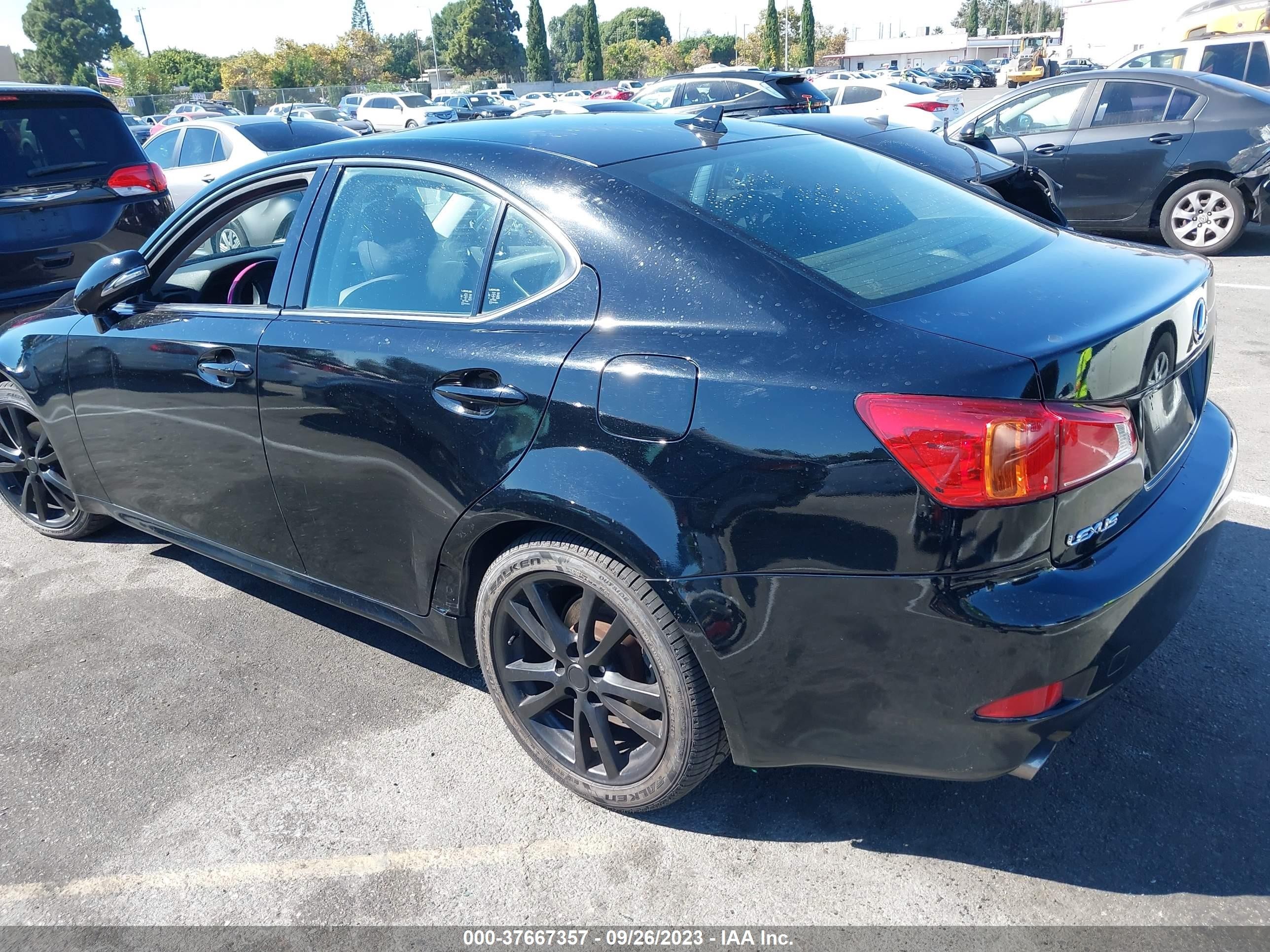 Photo 2 VIN: JTHBK262792091629 - LEXUS IS 