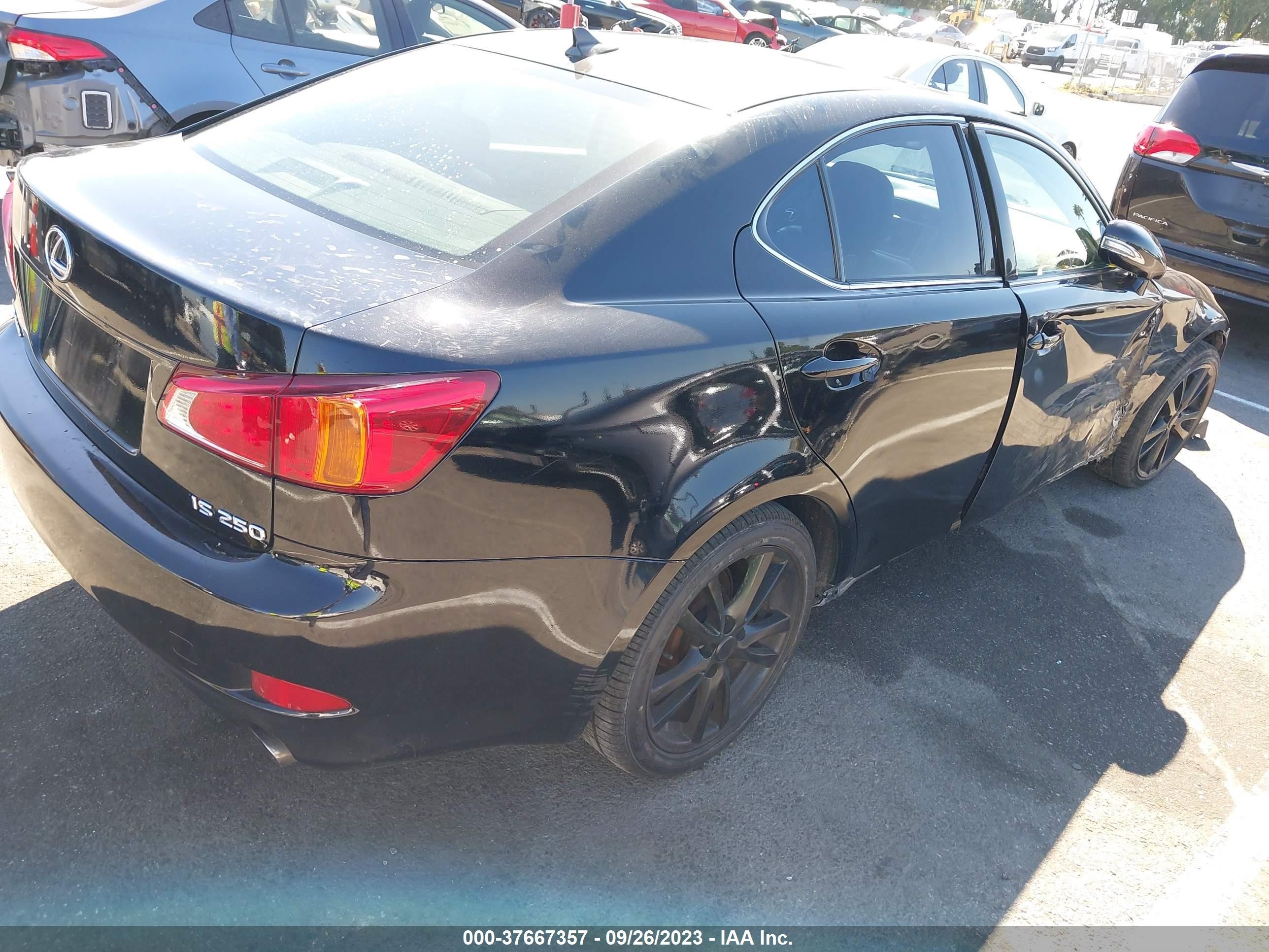 Photo 3 VIN: JTHBK262792091629 - LEXUS IS 