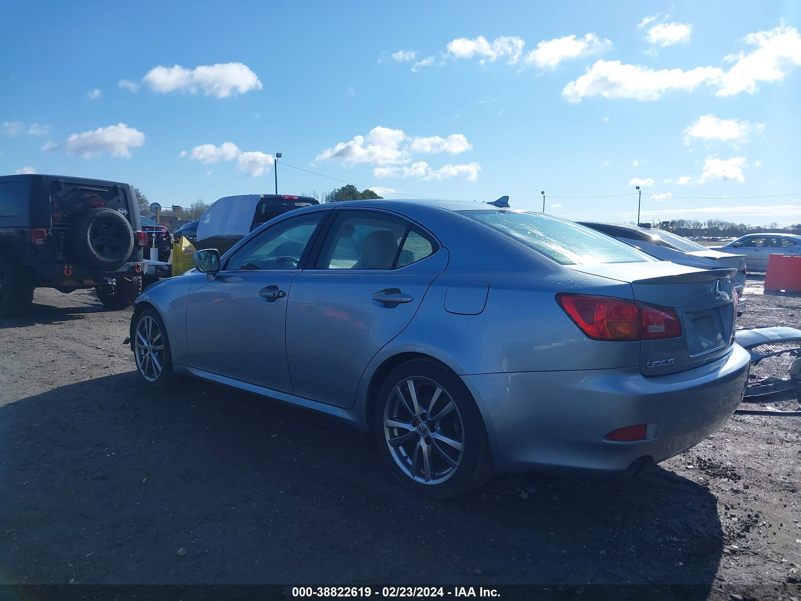 Photo 2 VIN: JTHBK262885076067 - LEXUS IS 