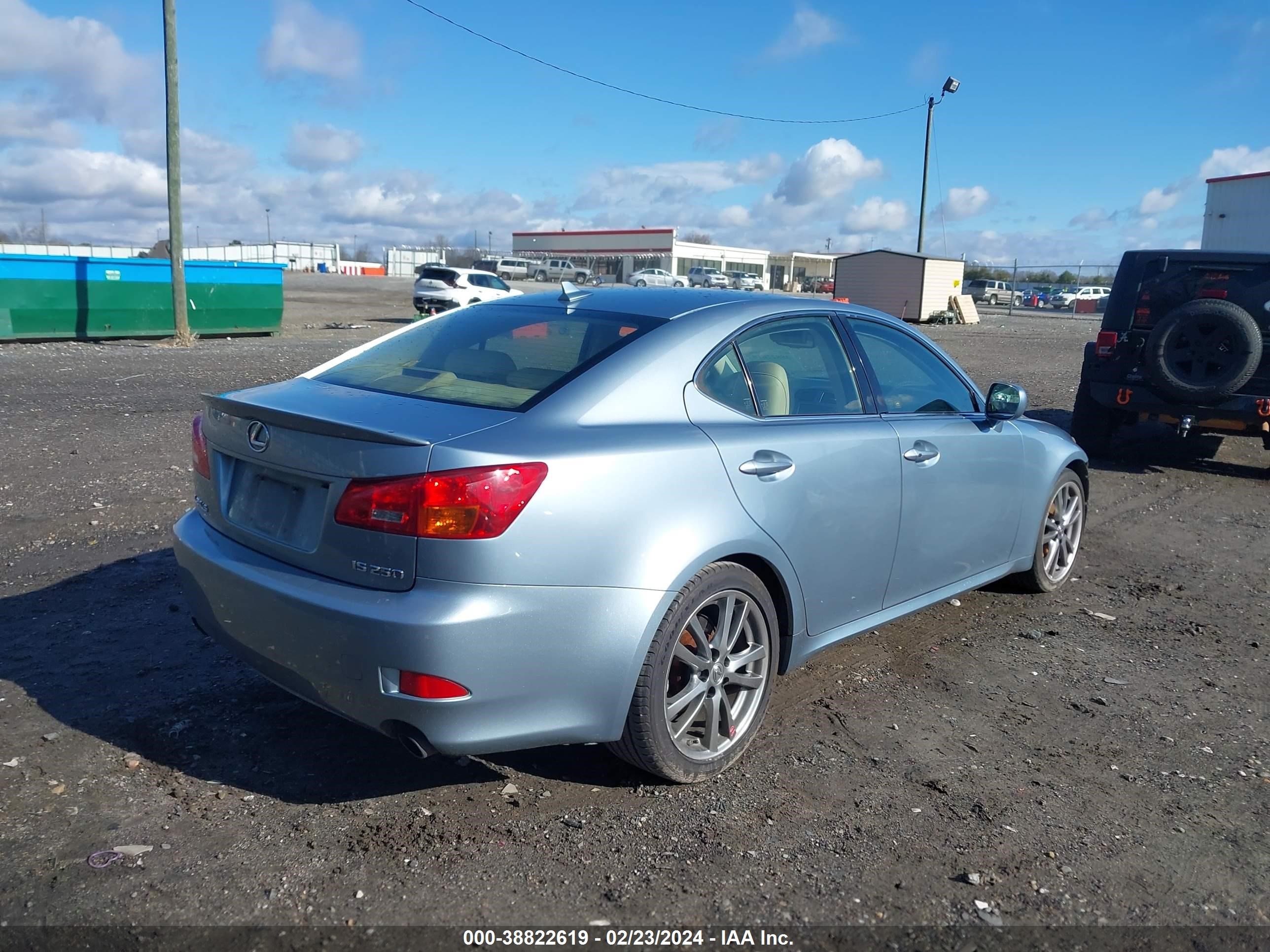 Photo 3 VIN: JTHBK262885076067 - LEXUS IS 