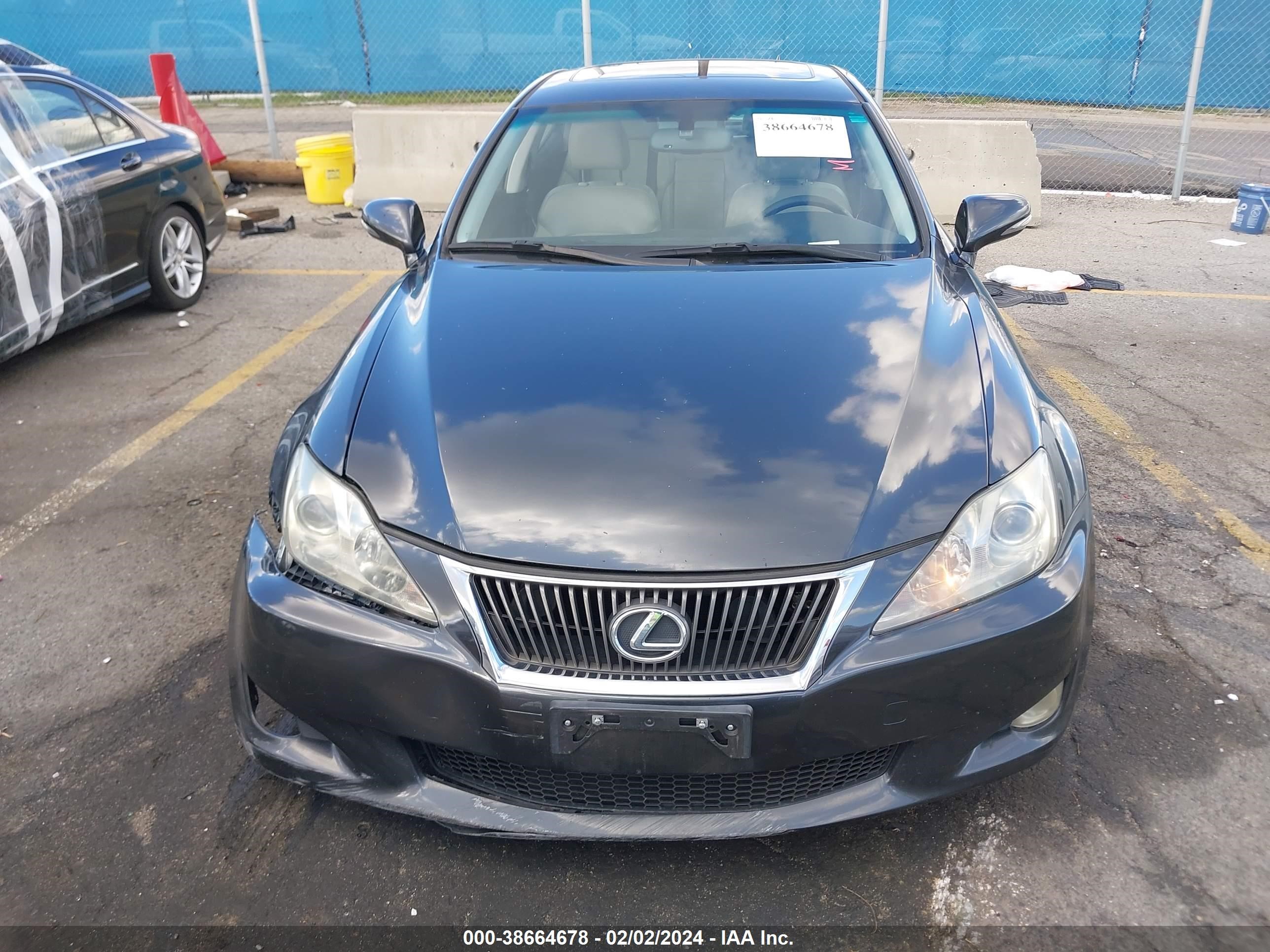 Photo 11 VIN: JTHBK262895103401 - LEXUS IS 