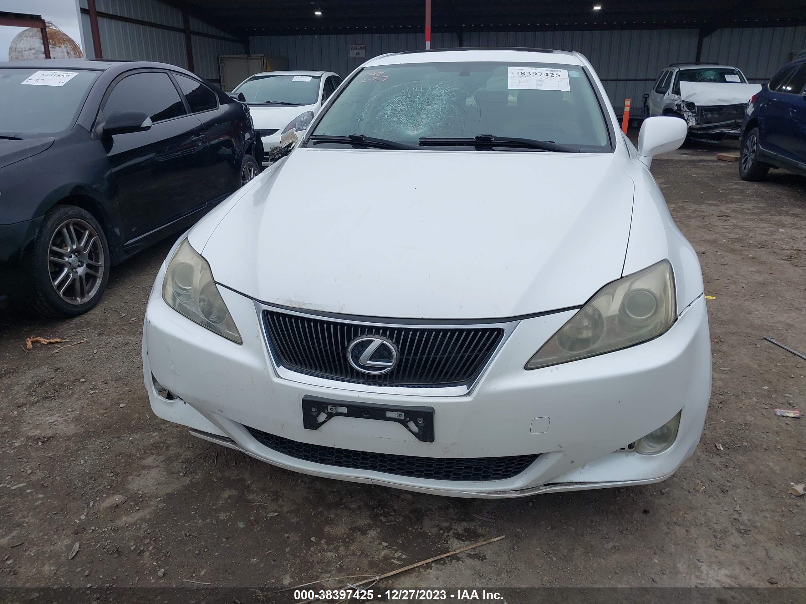 Photo 12 VIN: JTHBK262972055115 - LEXUS IS 