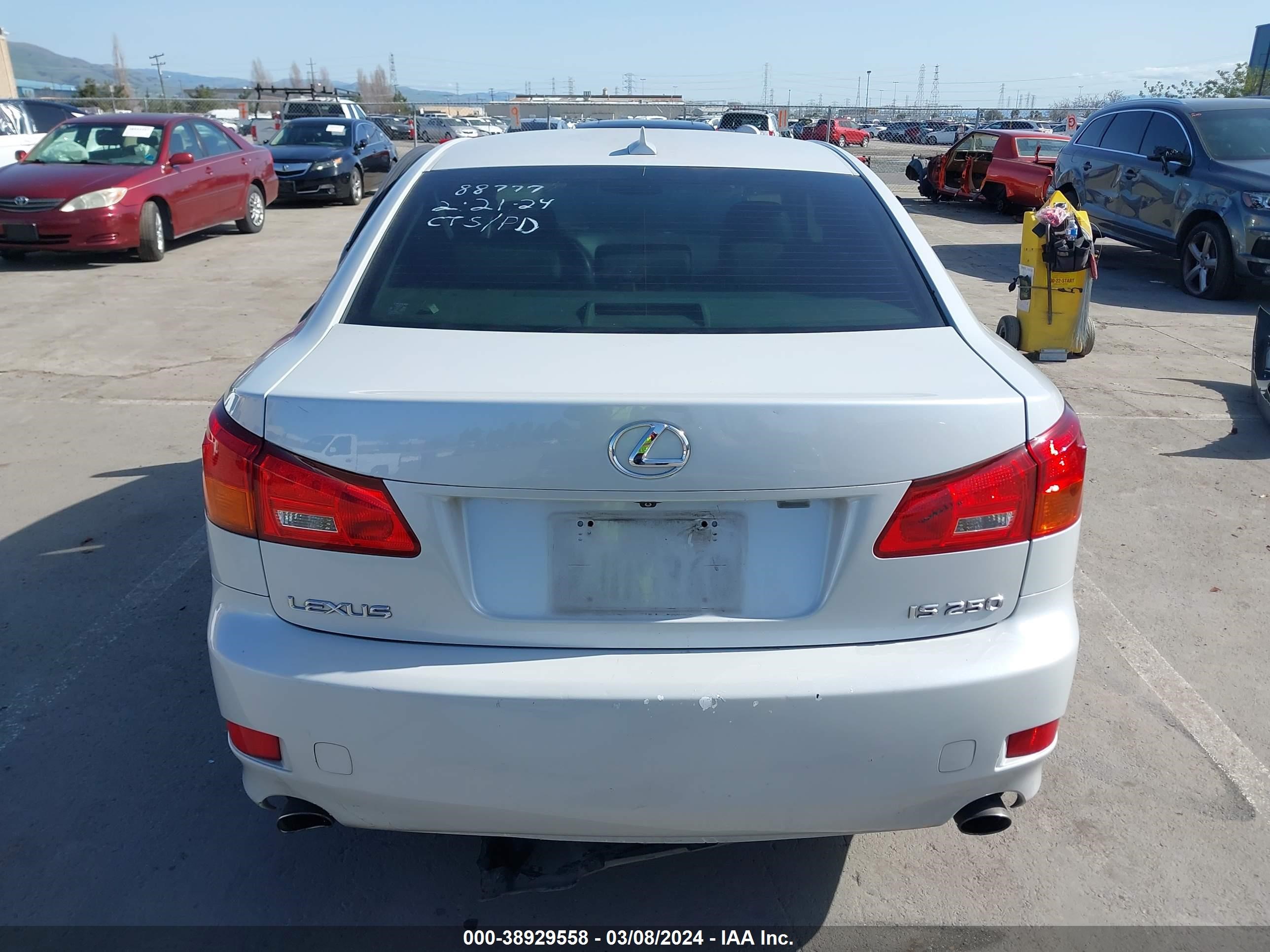 Photo 15 VIN: JTHBK262982069520 - LEXUS IS 