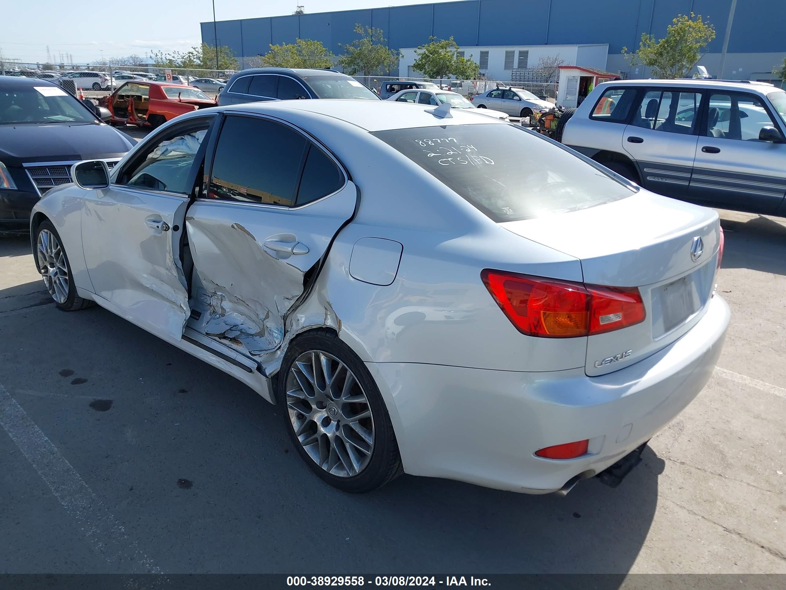 Photo 2 VIN: JTHBK262982069520 - LEXUS IS 