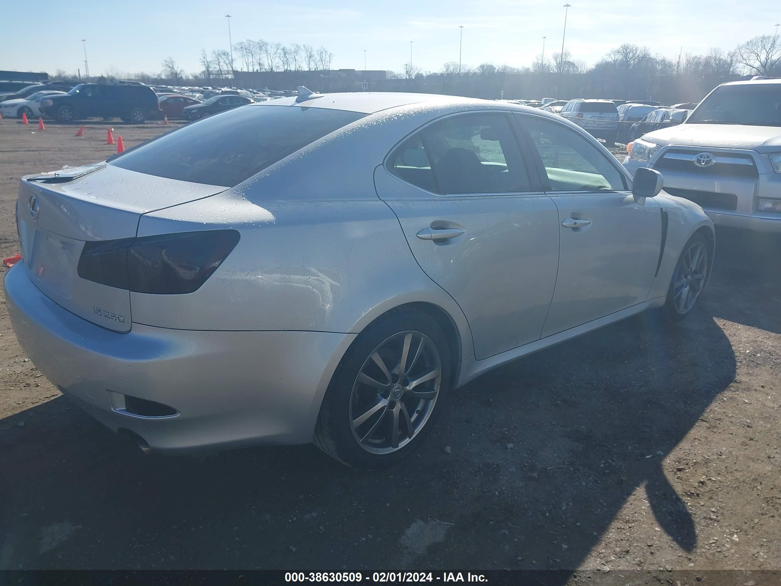 Photo 3 VIN: JTHBK262985084372 - LEXUS IS 