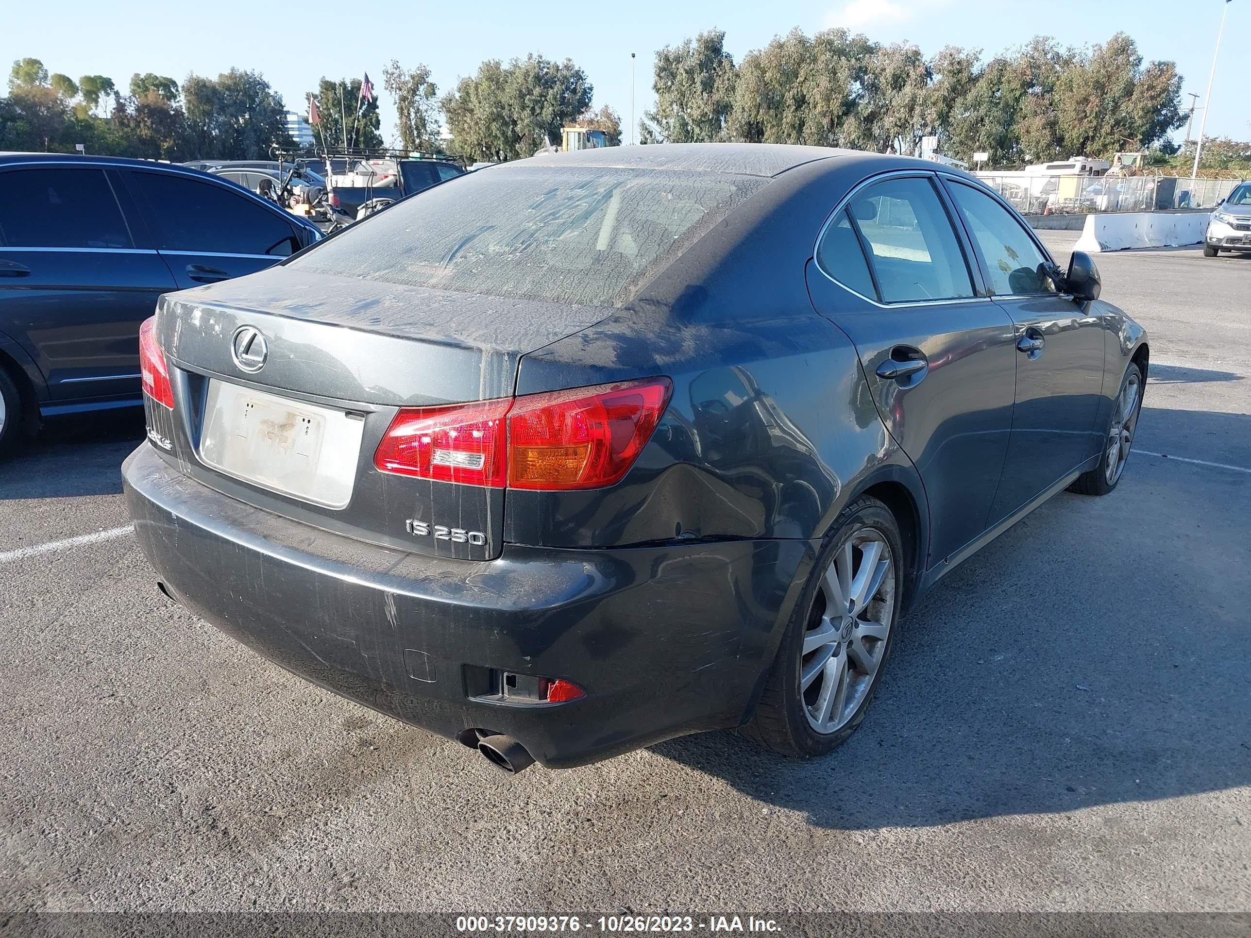 Photo 3 VIN: JTHBK262X65022315 - LEXUS IS 