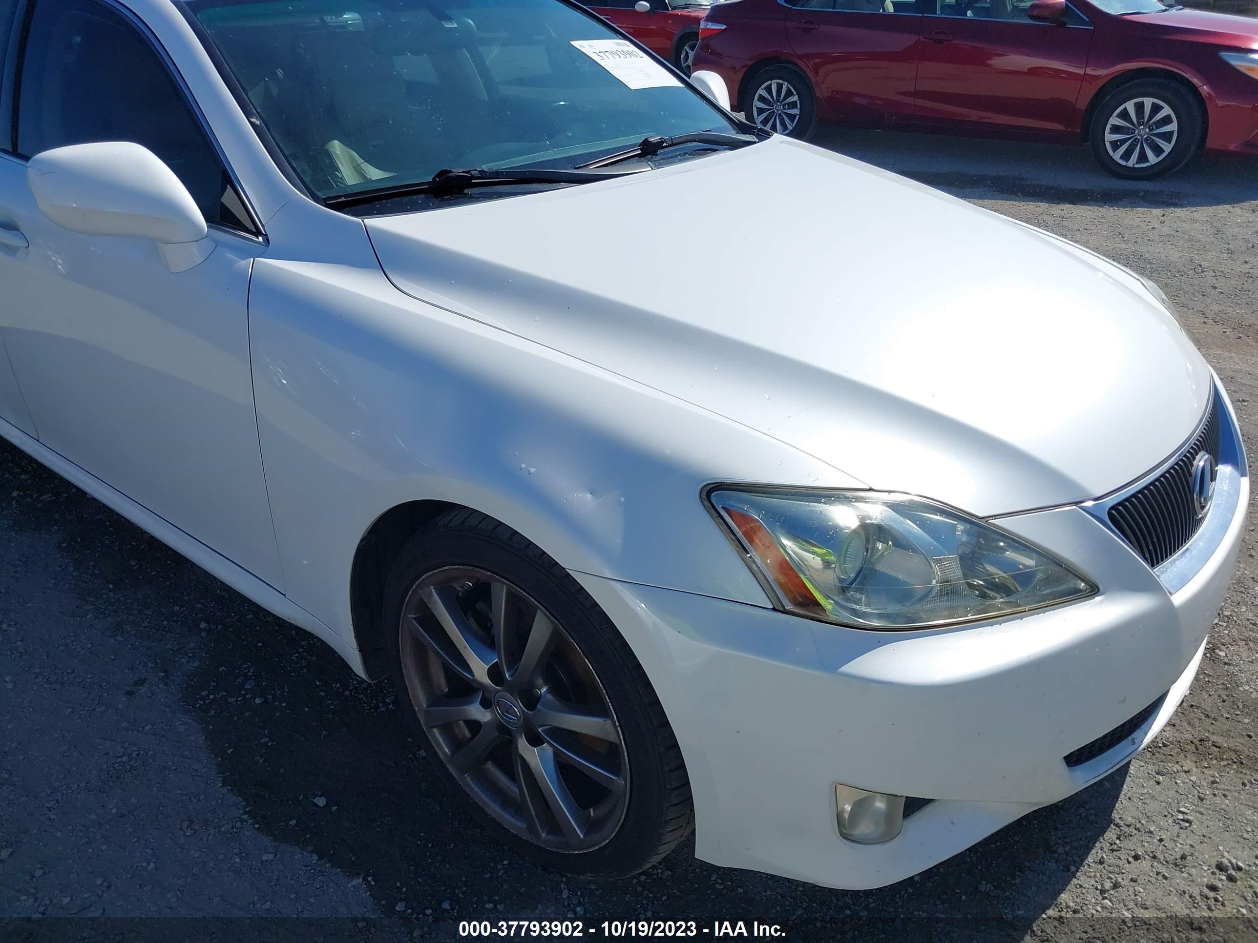 Photo 11 VIN: JTHBK262X82077240 - LEXUS IS 