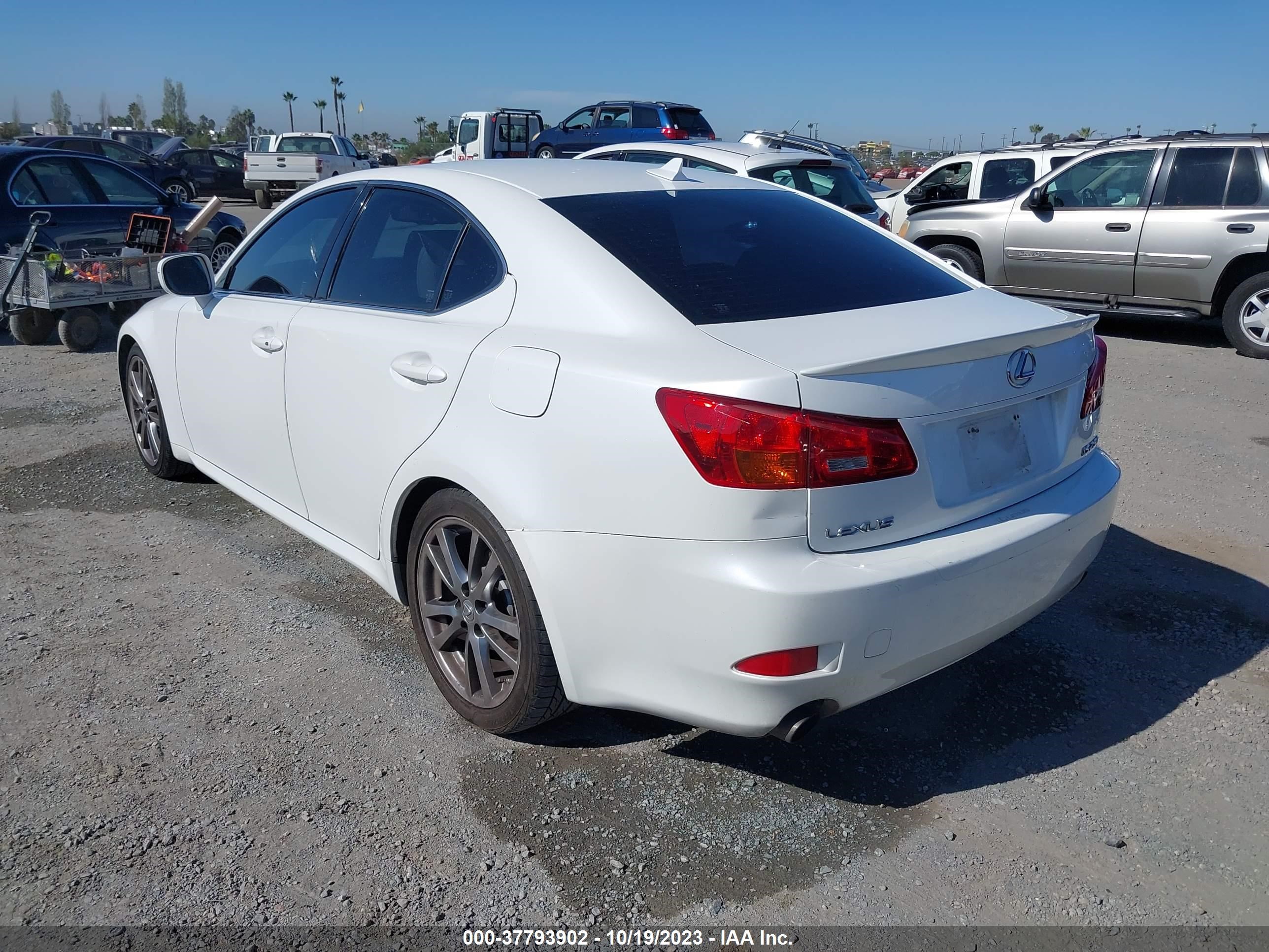 Photo 2 VIN: JTHBK262X82077240 - LEXUS IS 