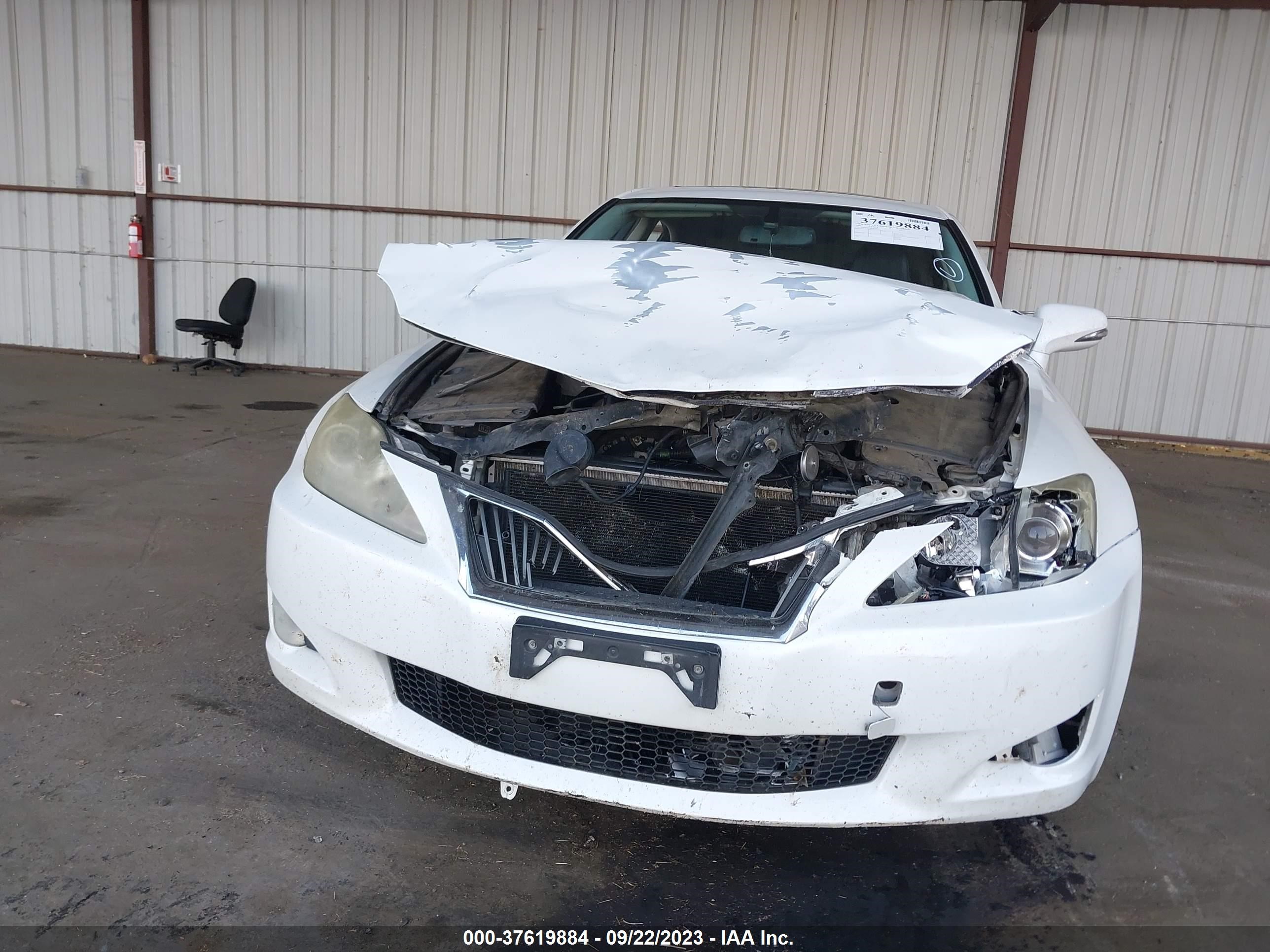 Photo 5 VIN: JTHBK262X95104551 - LEXUS IS 