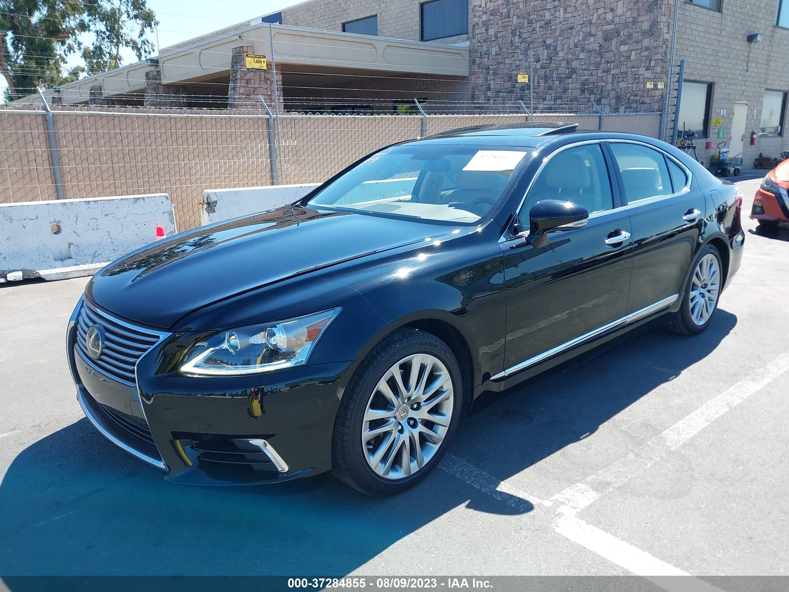 Photo 1 VIN: JTHBL1EF5E5127662 - LEXUS LS 