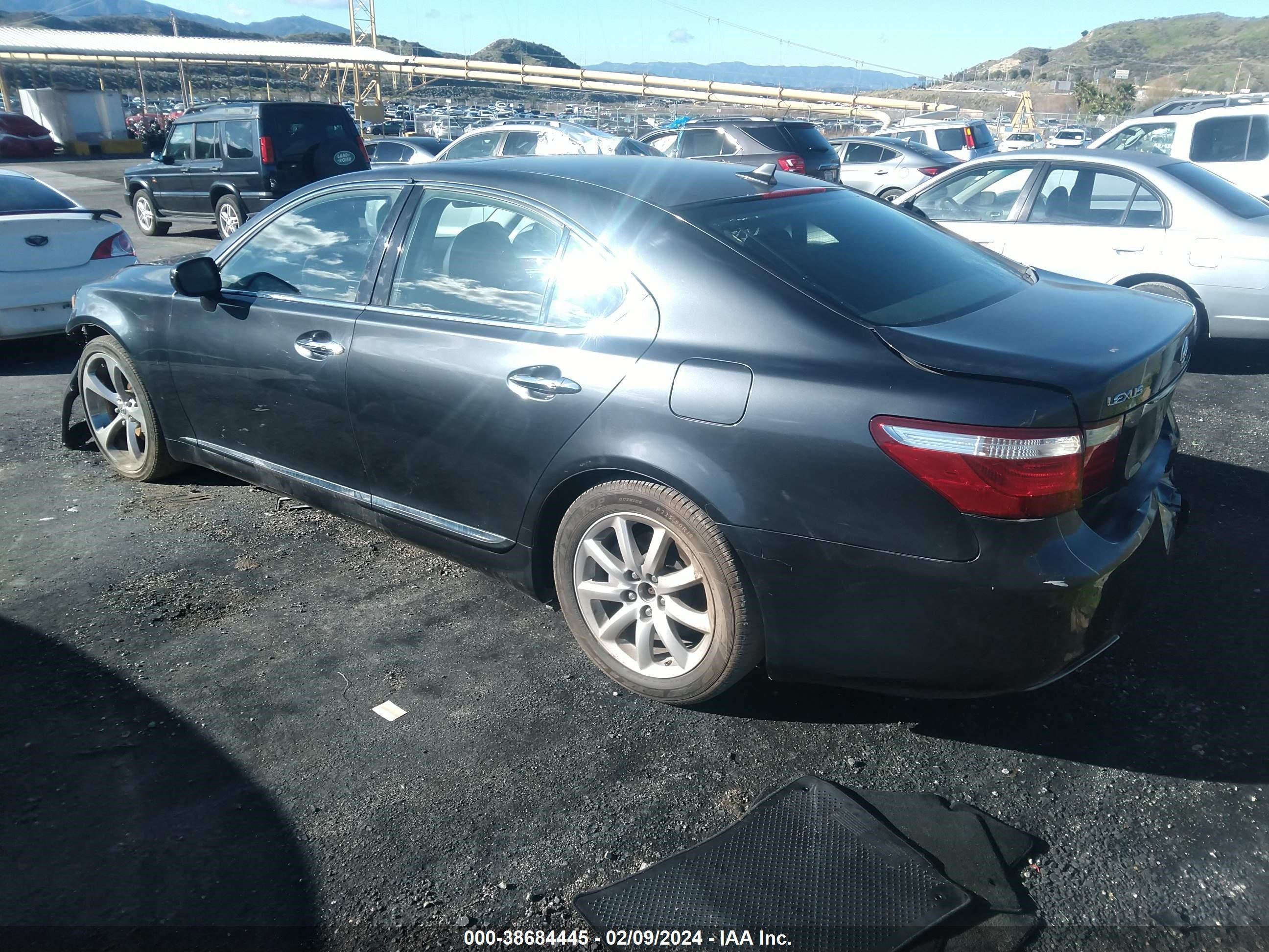 Photo 2 VIN: JTHBL46F075050119 - LEXUS LS 