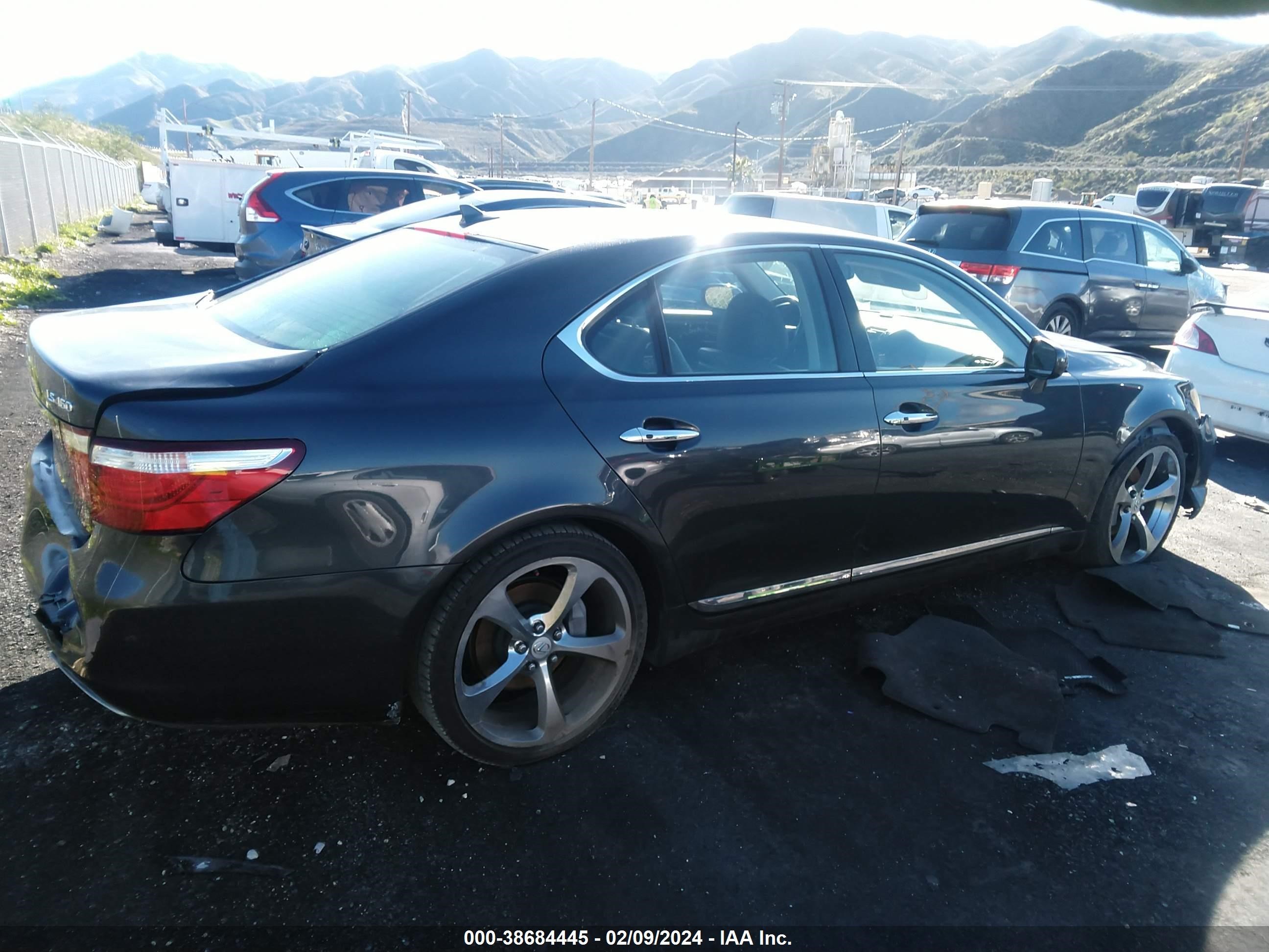 Photo 3 VIN: JTHBL46F075050119 - LEXUS LS 