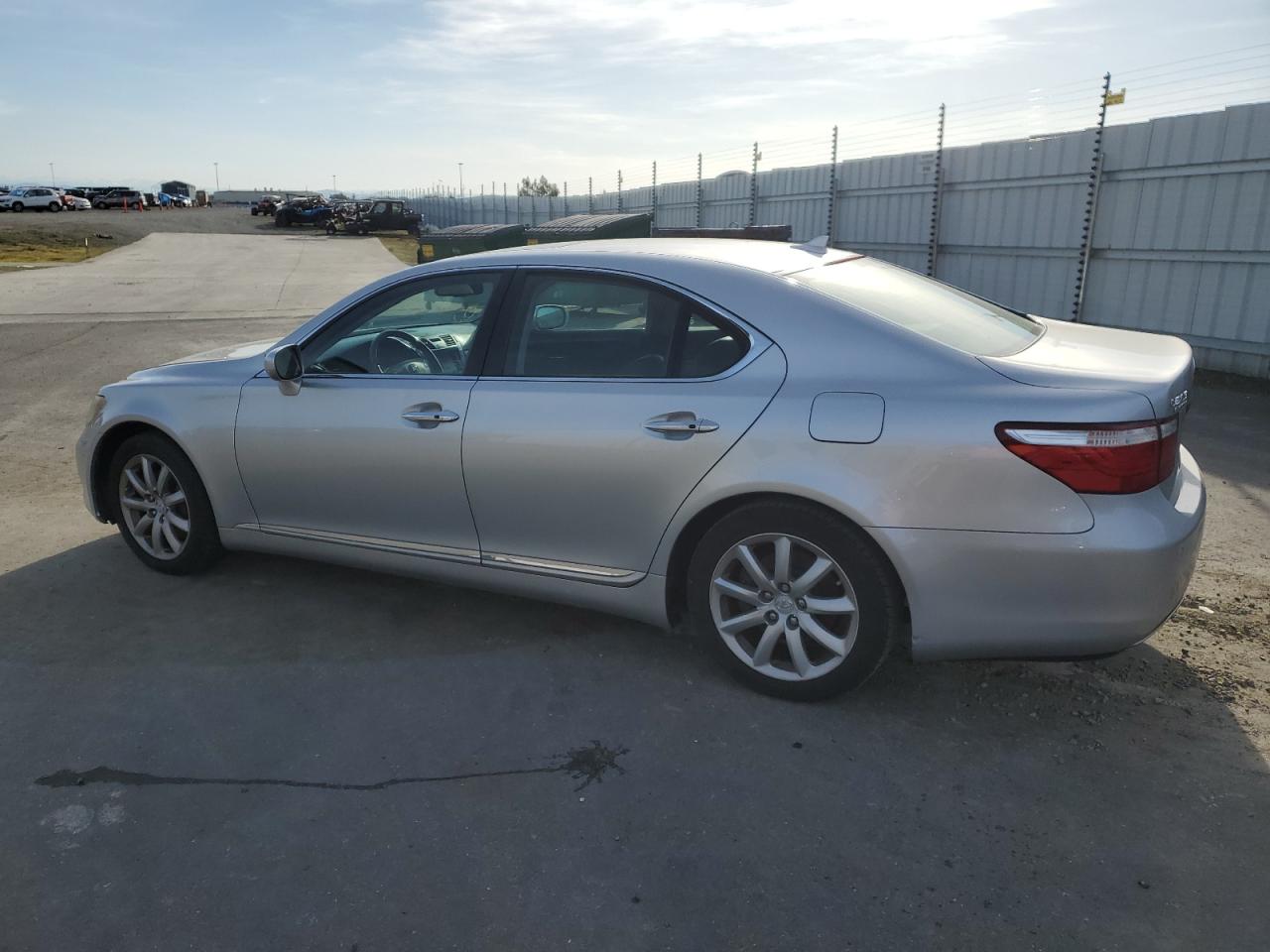 Photo 1 VIN: JTHBL46F085080867 - LEXUS LS 