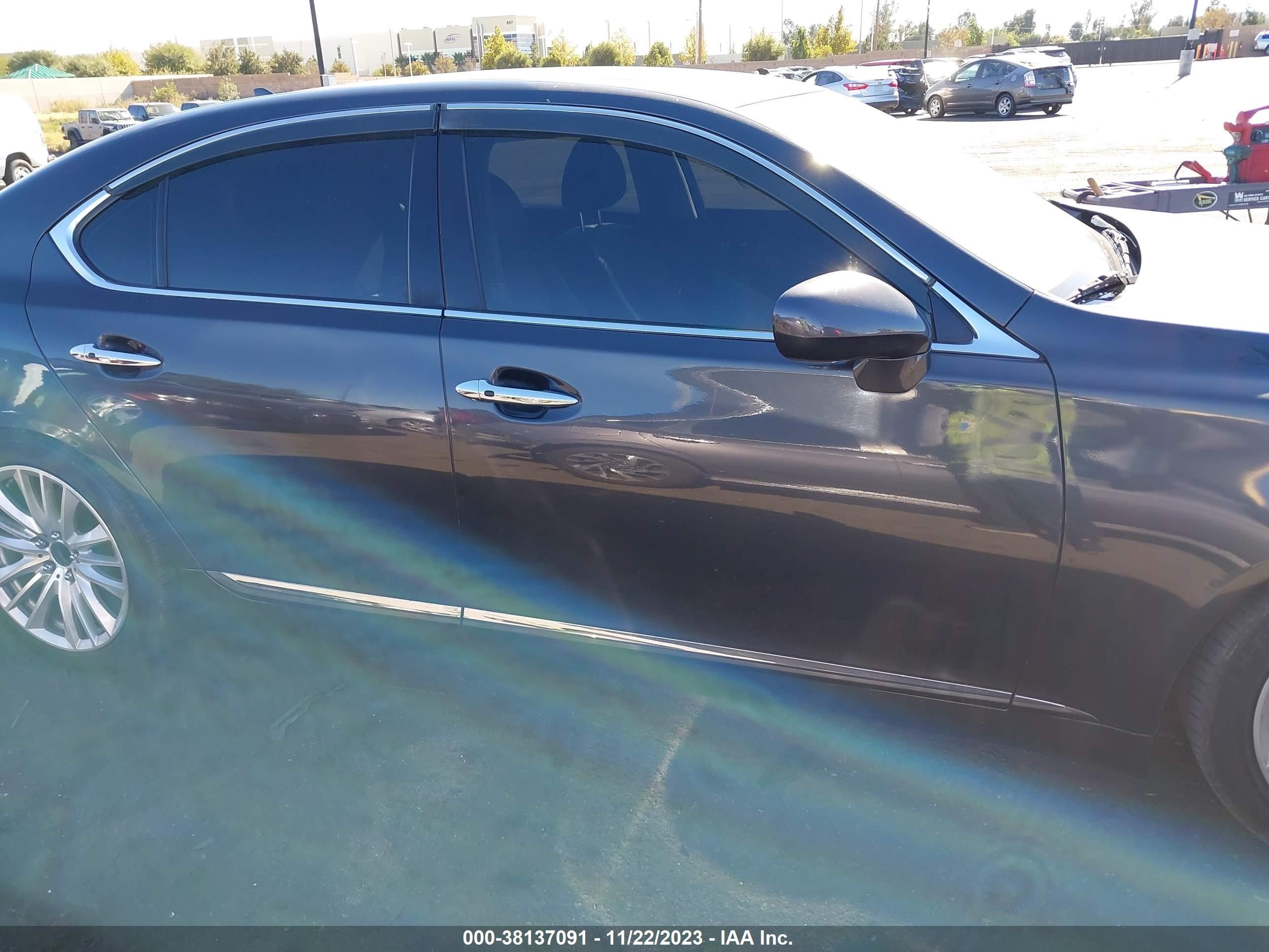 Photo 13 VIN: JTHBL46F085081100 - LEXUS LS 