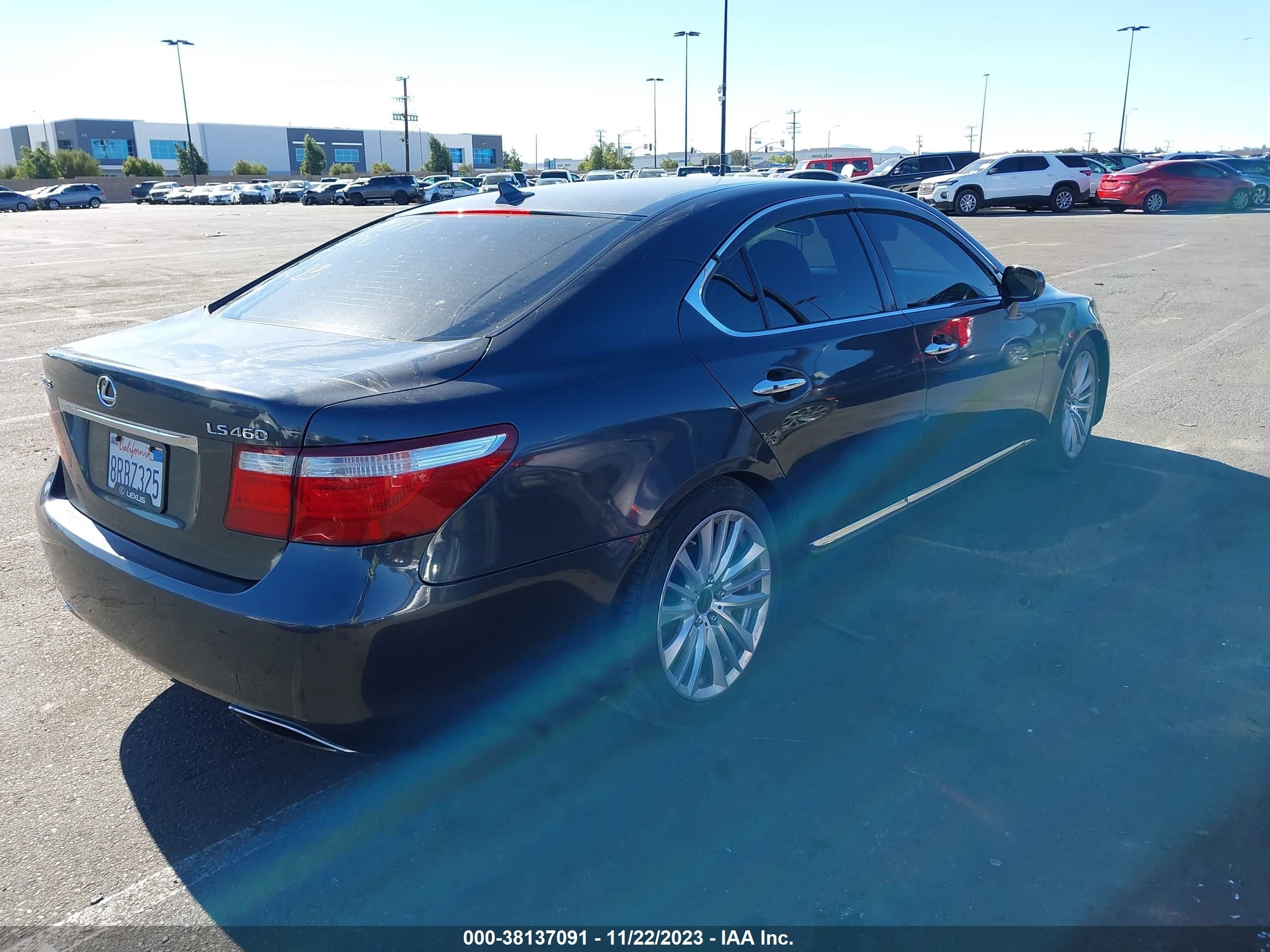 Photo 3 VIN: JTHBL46F085081100 - LEXUS LS 