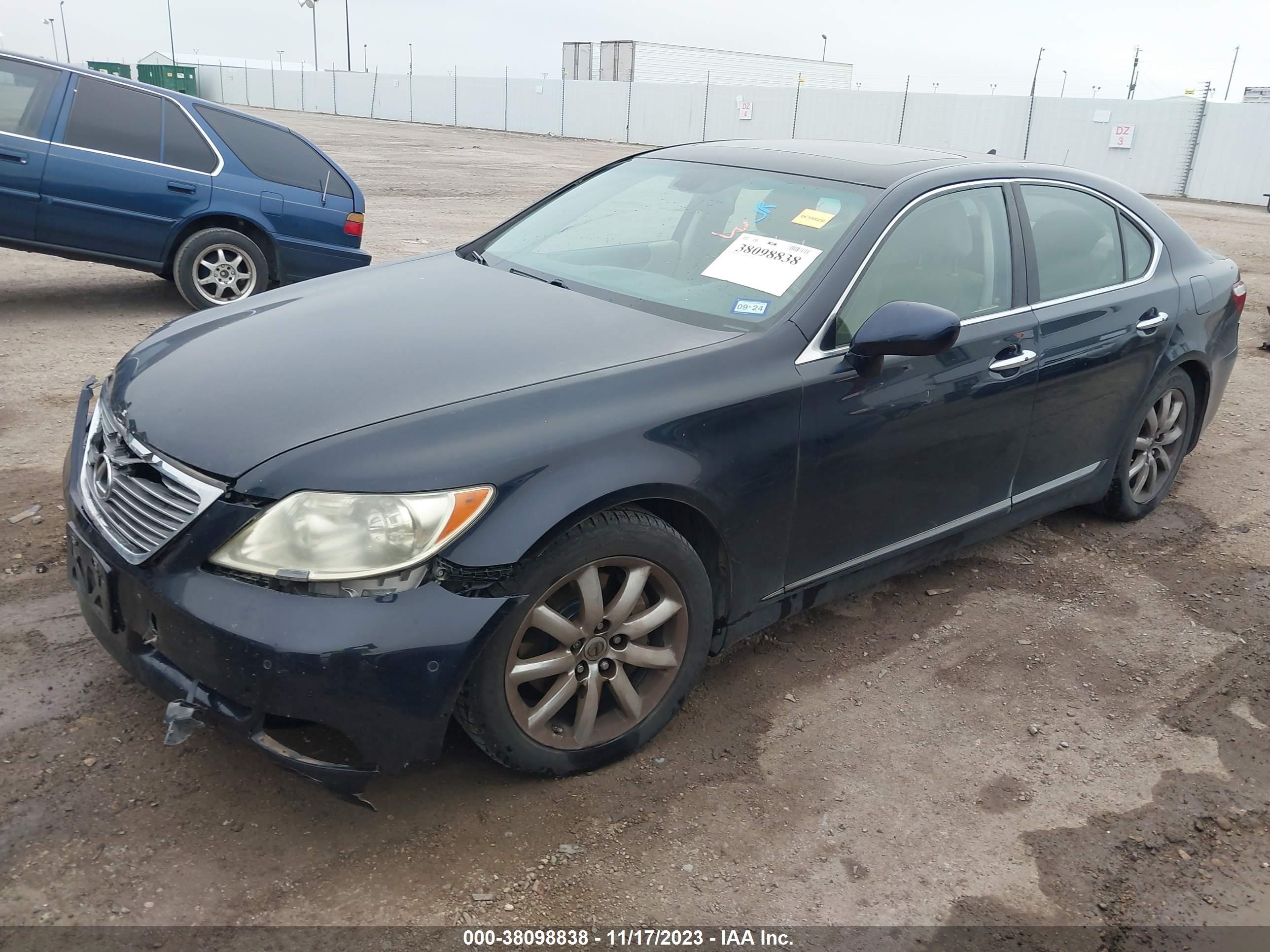 Photo 1 VIN: JTHBL46F185063334 - LEXUS LS 