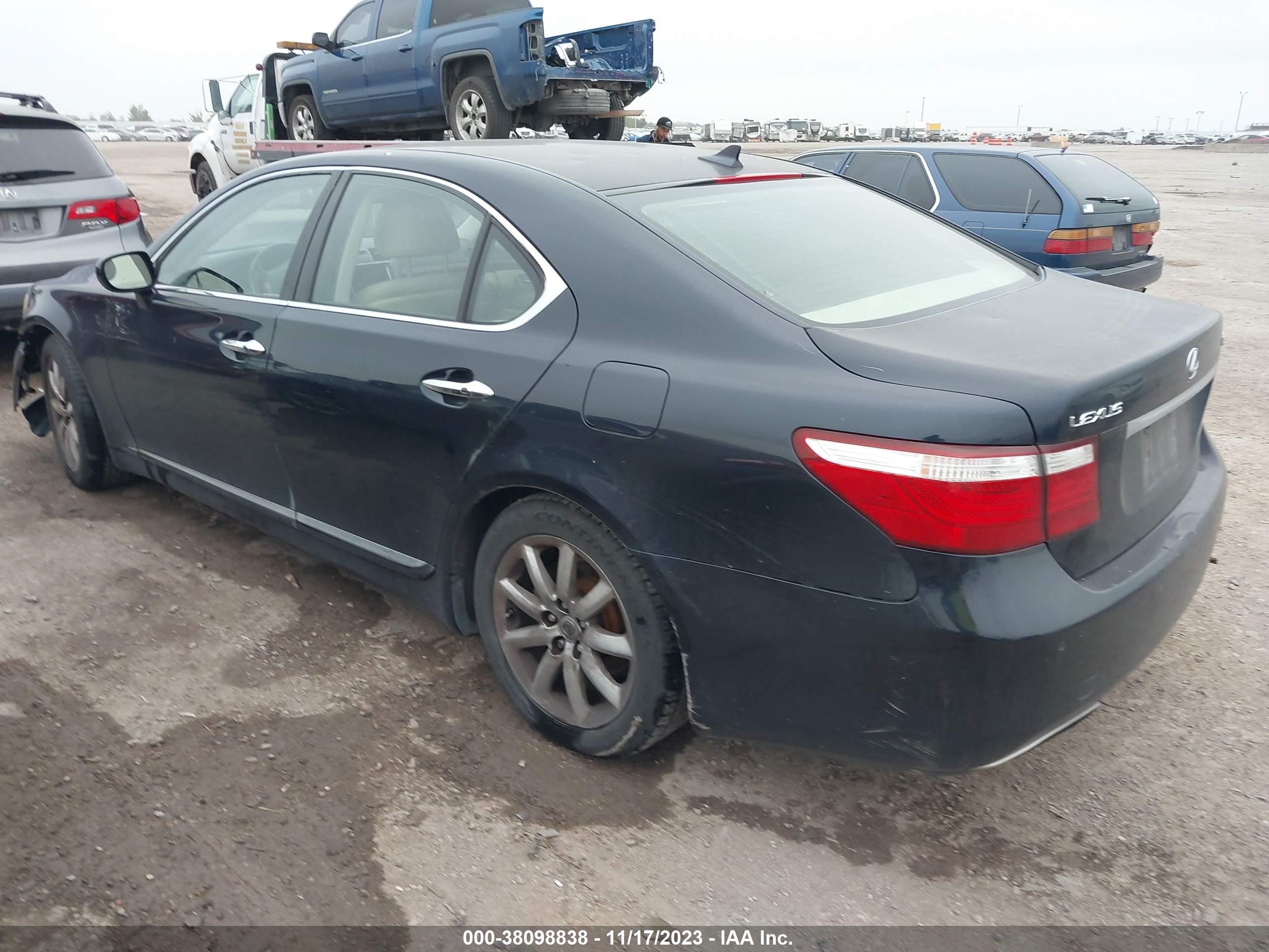 Photo 2 VIN: JTHBL46F185063334 - LEXUS LS 