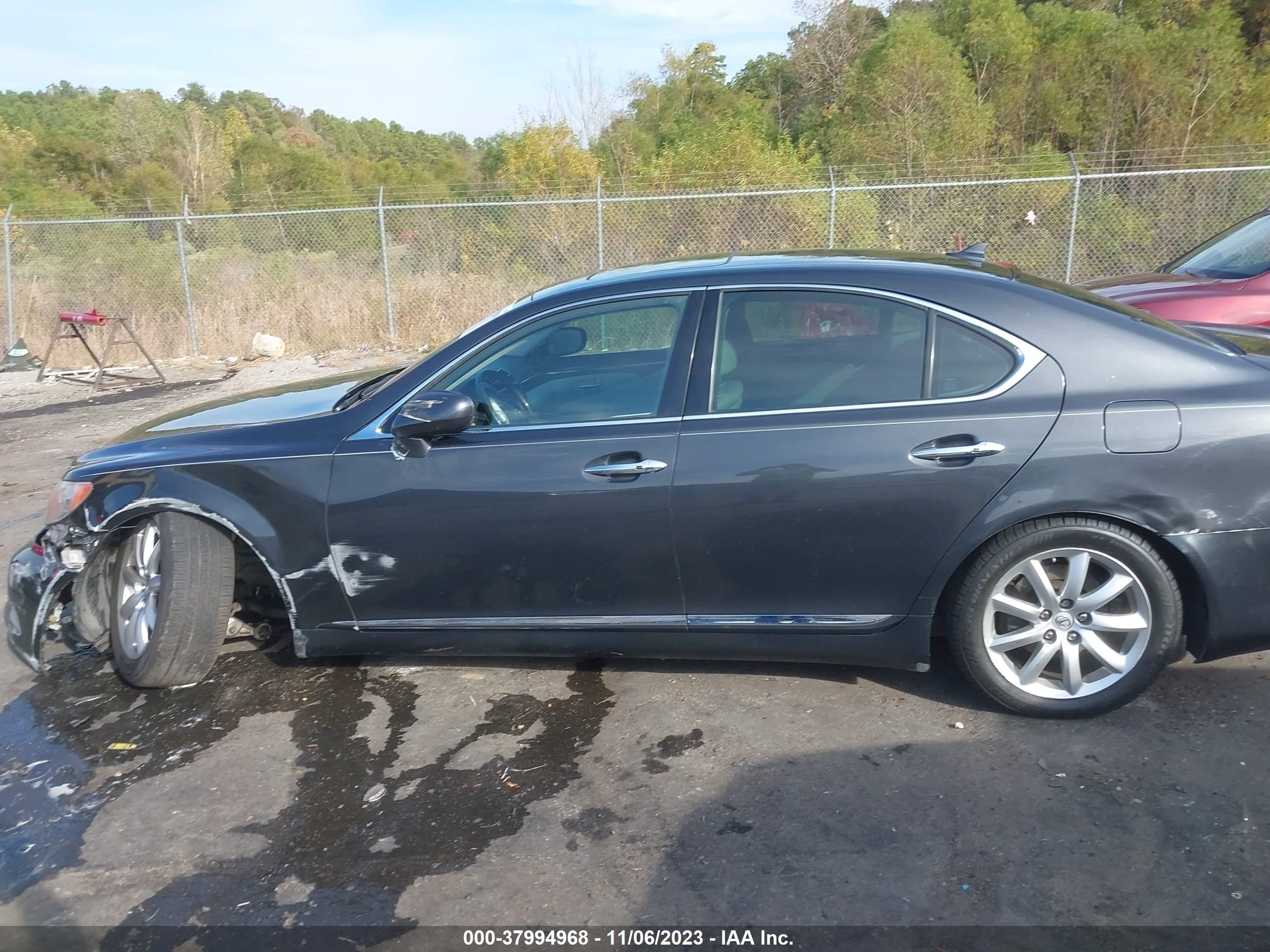 Photo 13 VIN: JTHBL46F185070090 - LEXUS LS 