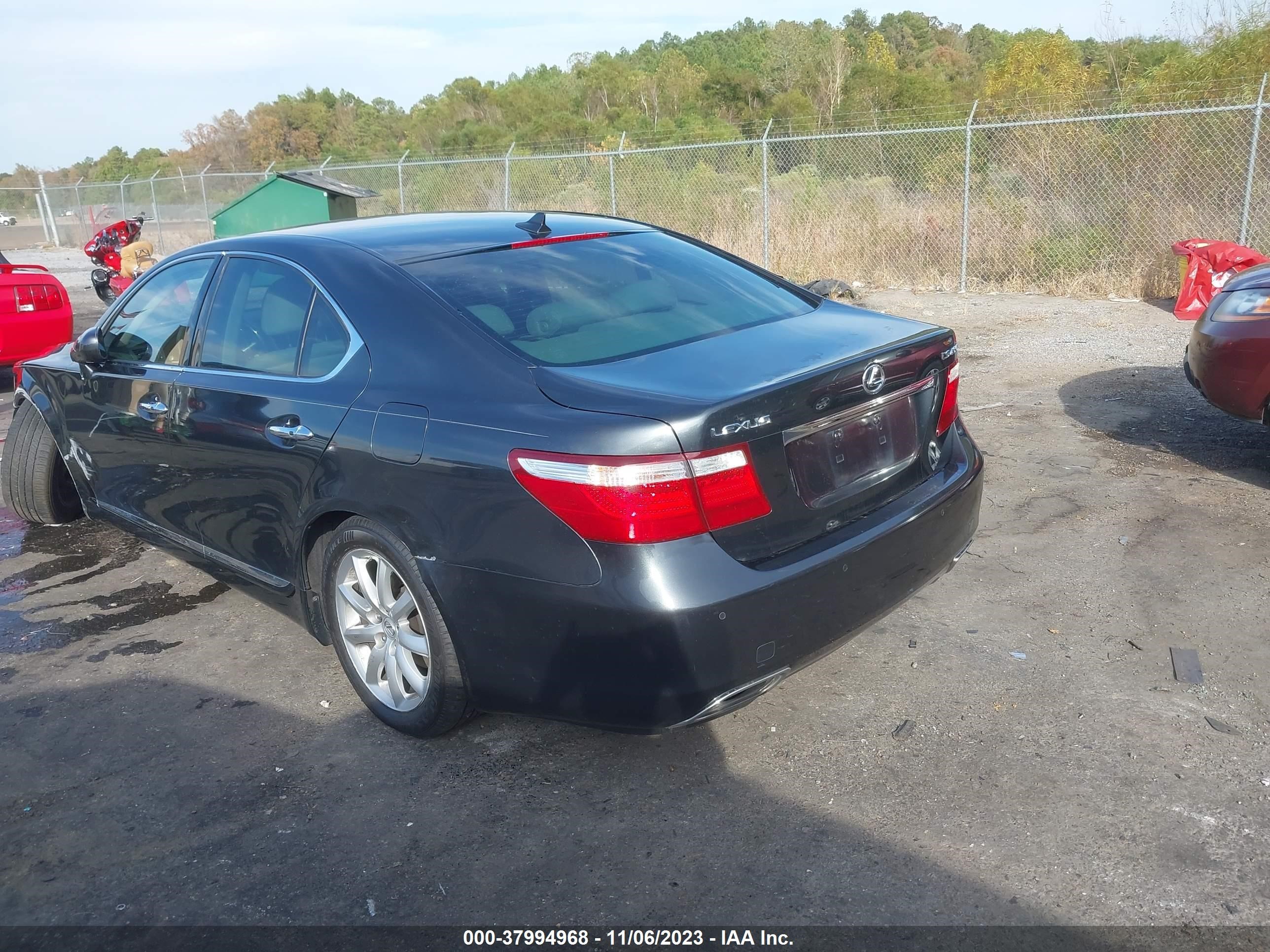 Photo 2 VIN: JTHBL46F185070090 - LEXUS LS 