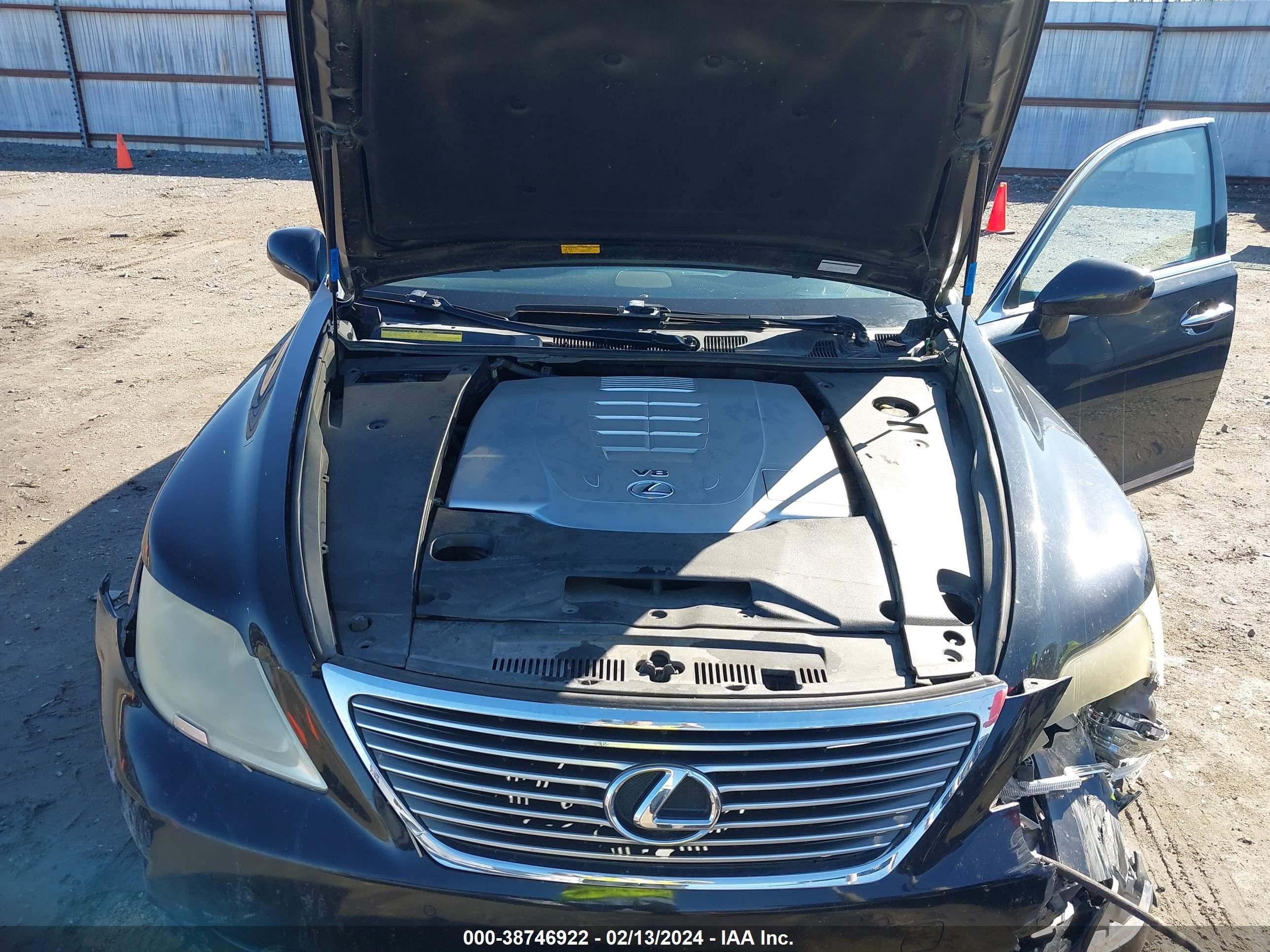 Photo 9 VIN: JTHBL46F185073927 - LEXUS LS 