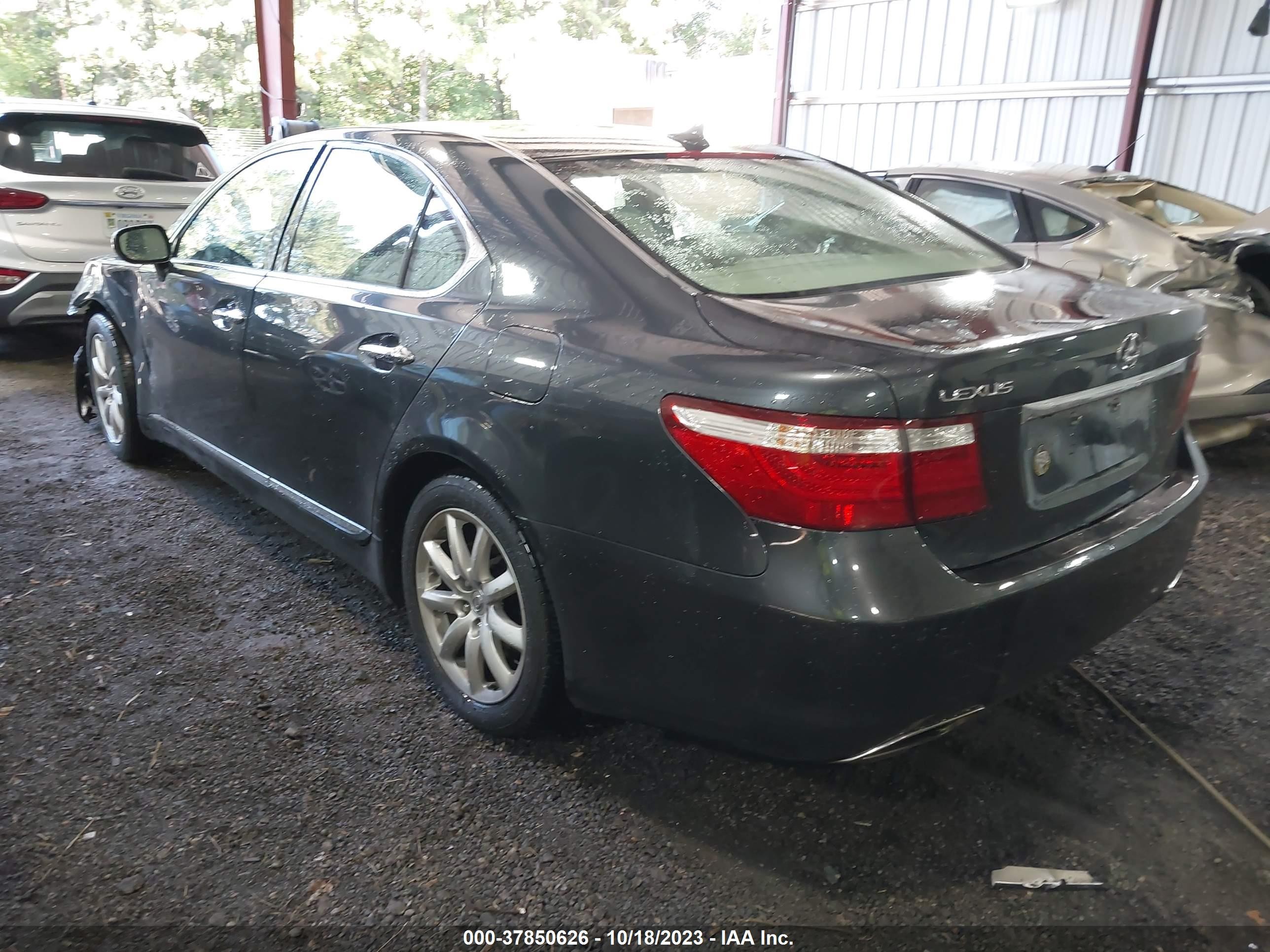 Photo 2 VIN: JTHBL46F185084121 - LEXUS LS 