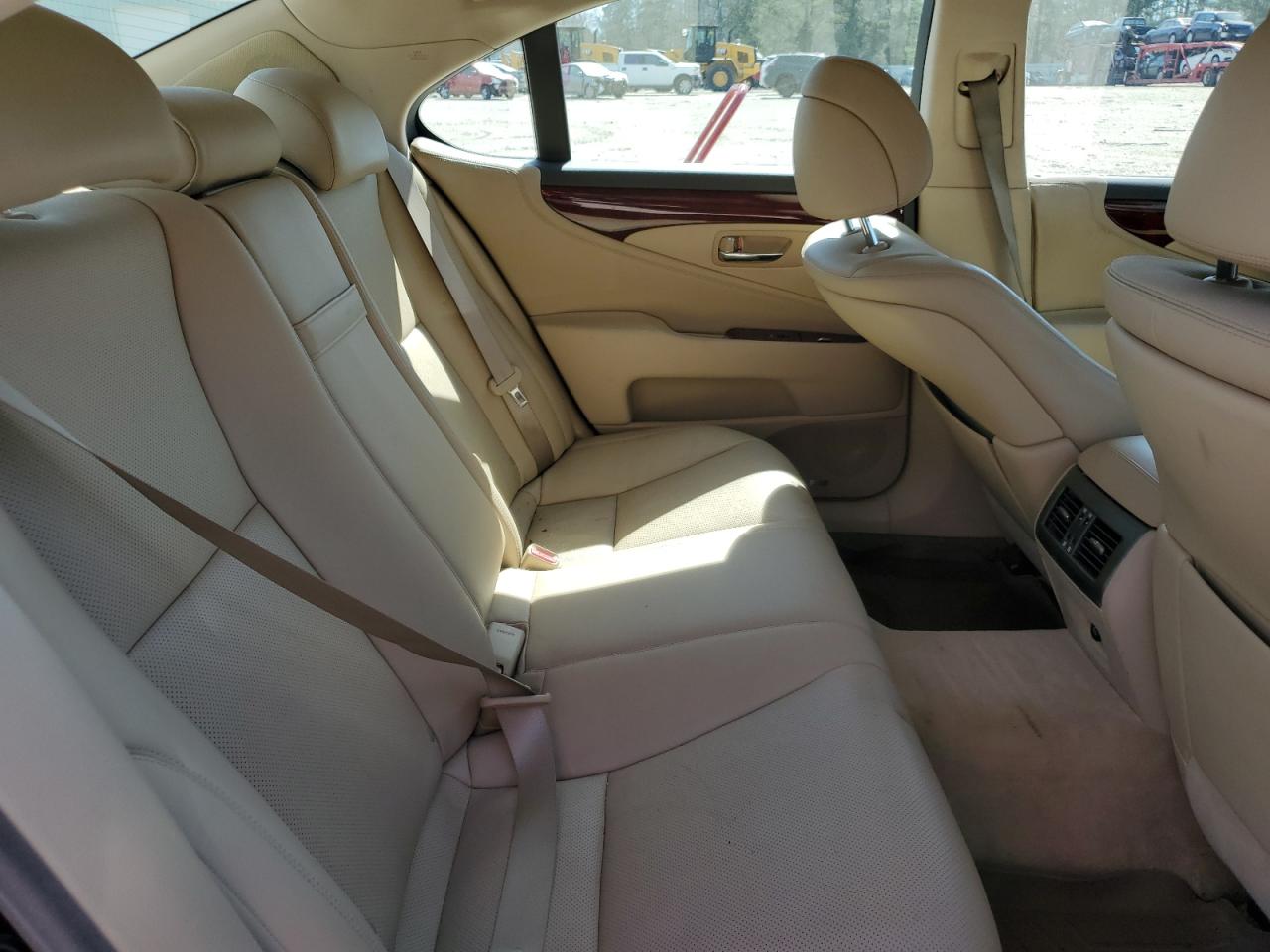 Photo 9 VIN: JTHBL46F275031586 - LEXUS LS 