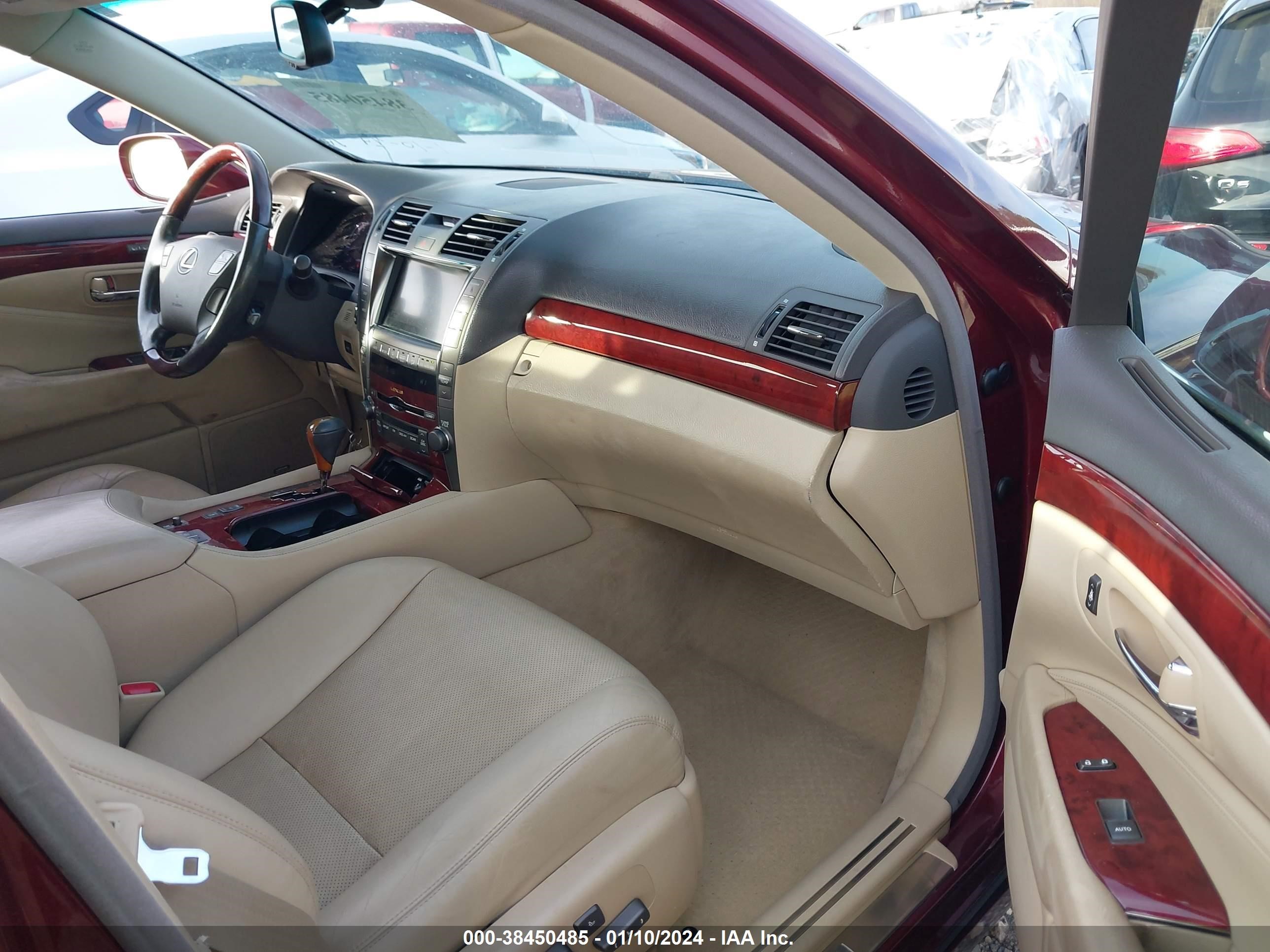 Photo 4 VIN: JTHBL46F285060443 - LEXUS LS 