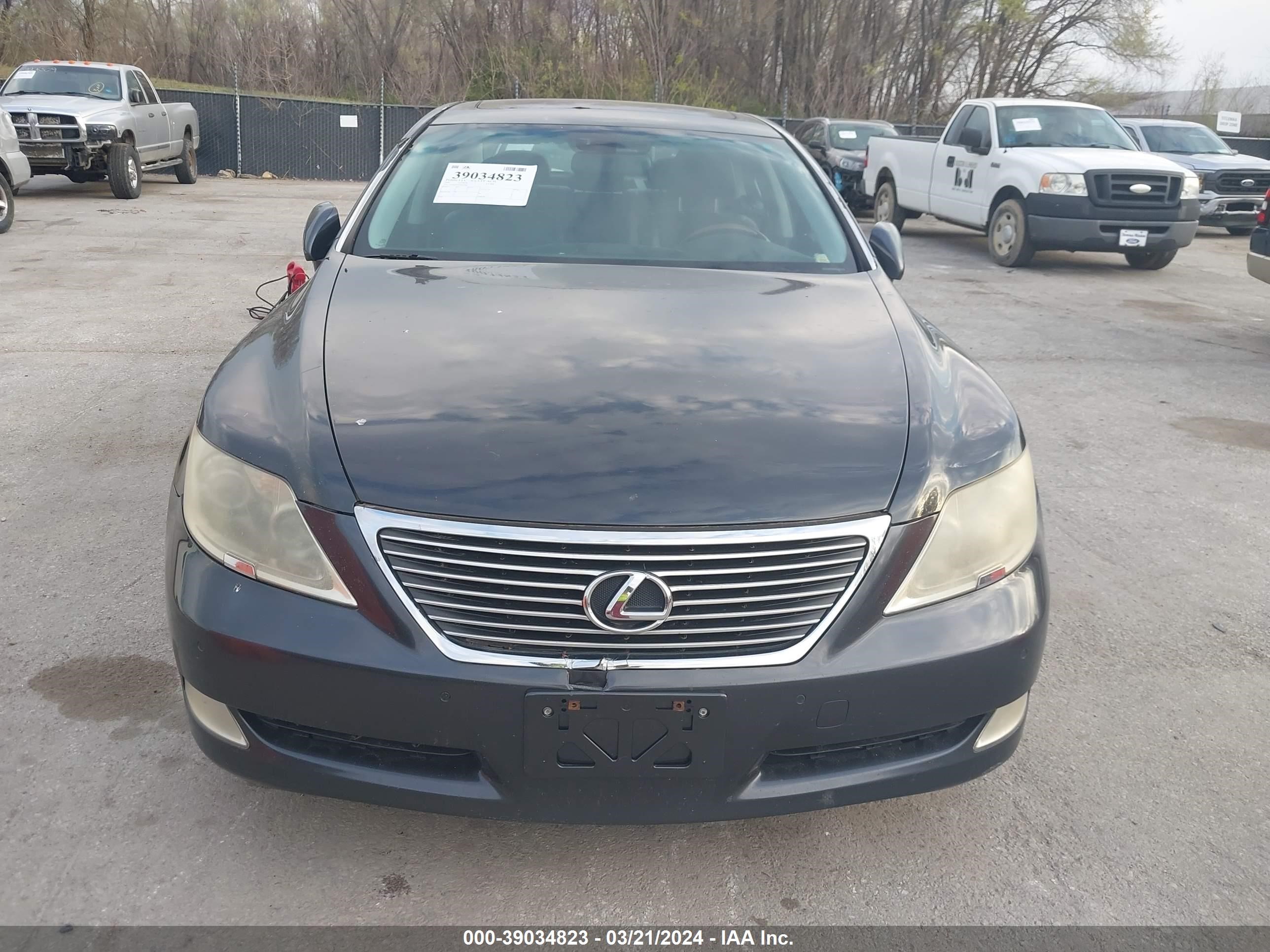 Photo 5 VIN: JTHBL46F375001030 - LEXUS LS 