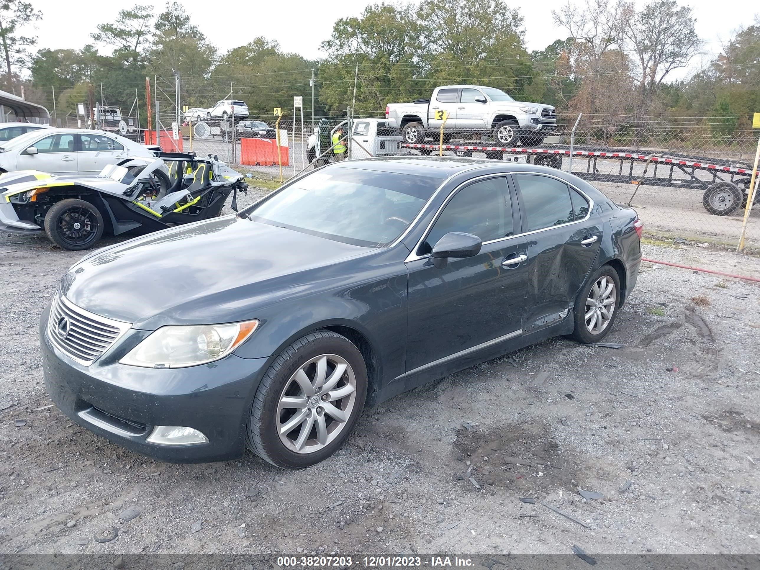 Photo 1 VIN: JTHBL46F375023643 - LEXUS LS 