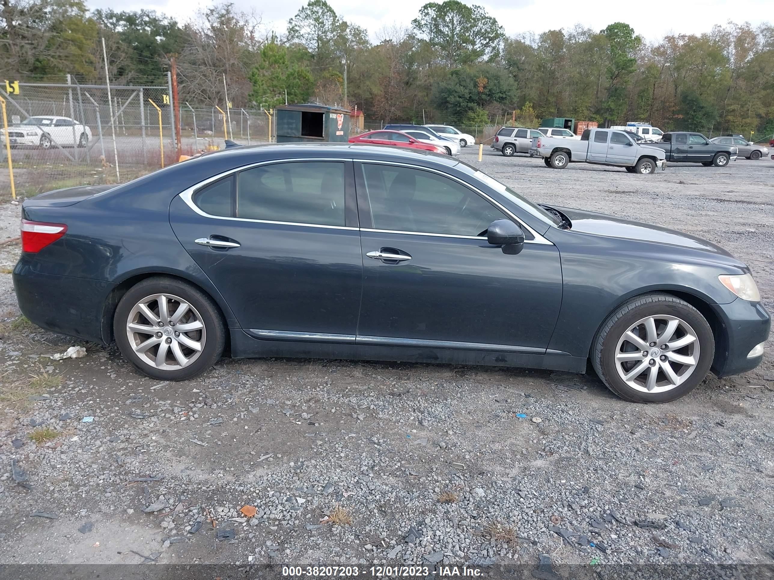 Photo 12 VIN: JTHBL46F375023643 - LEXUS LS 