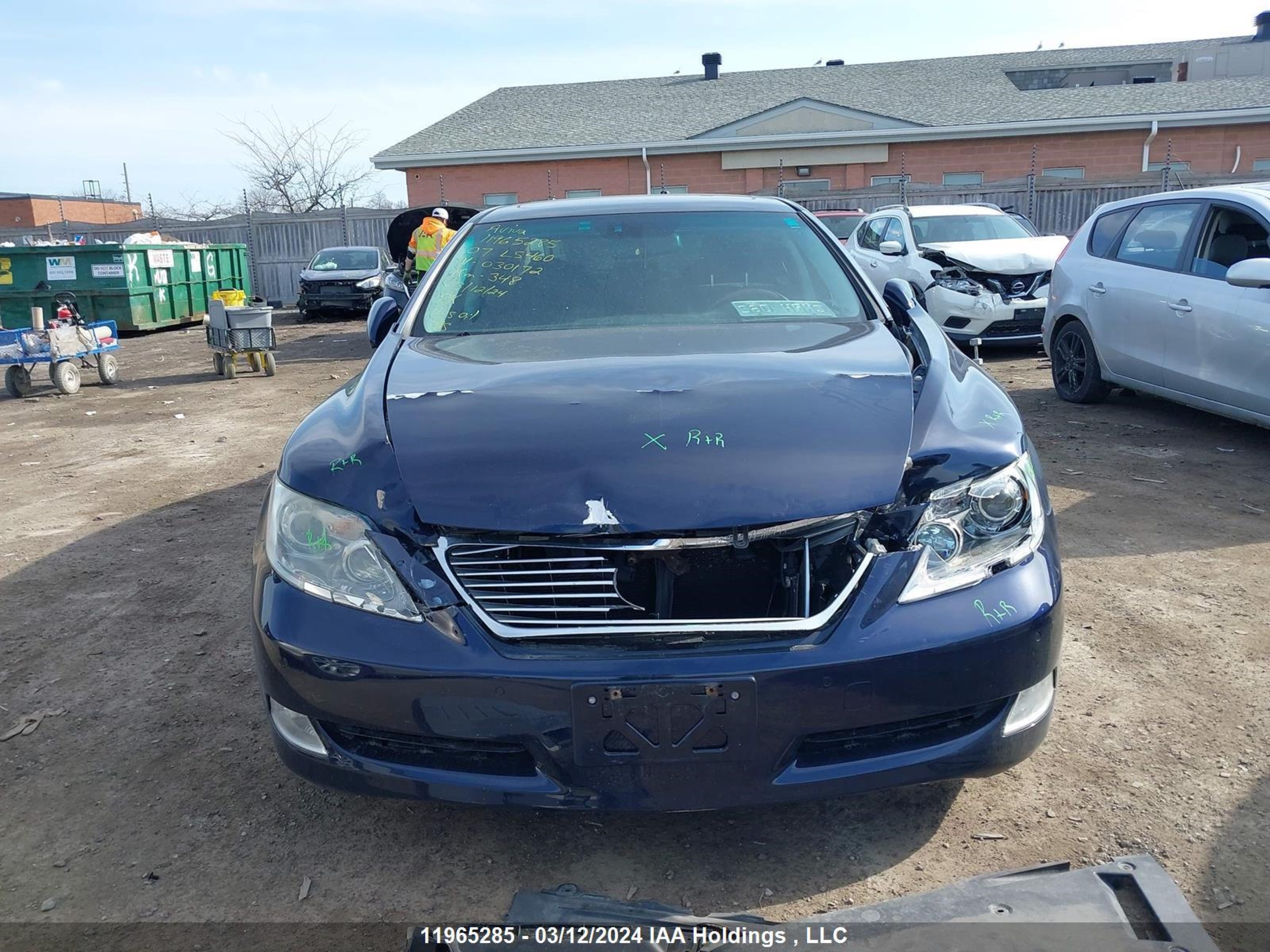 Photo 11 VIN: JTHBL46F375030172 - LEXUS LS 