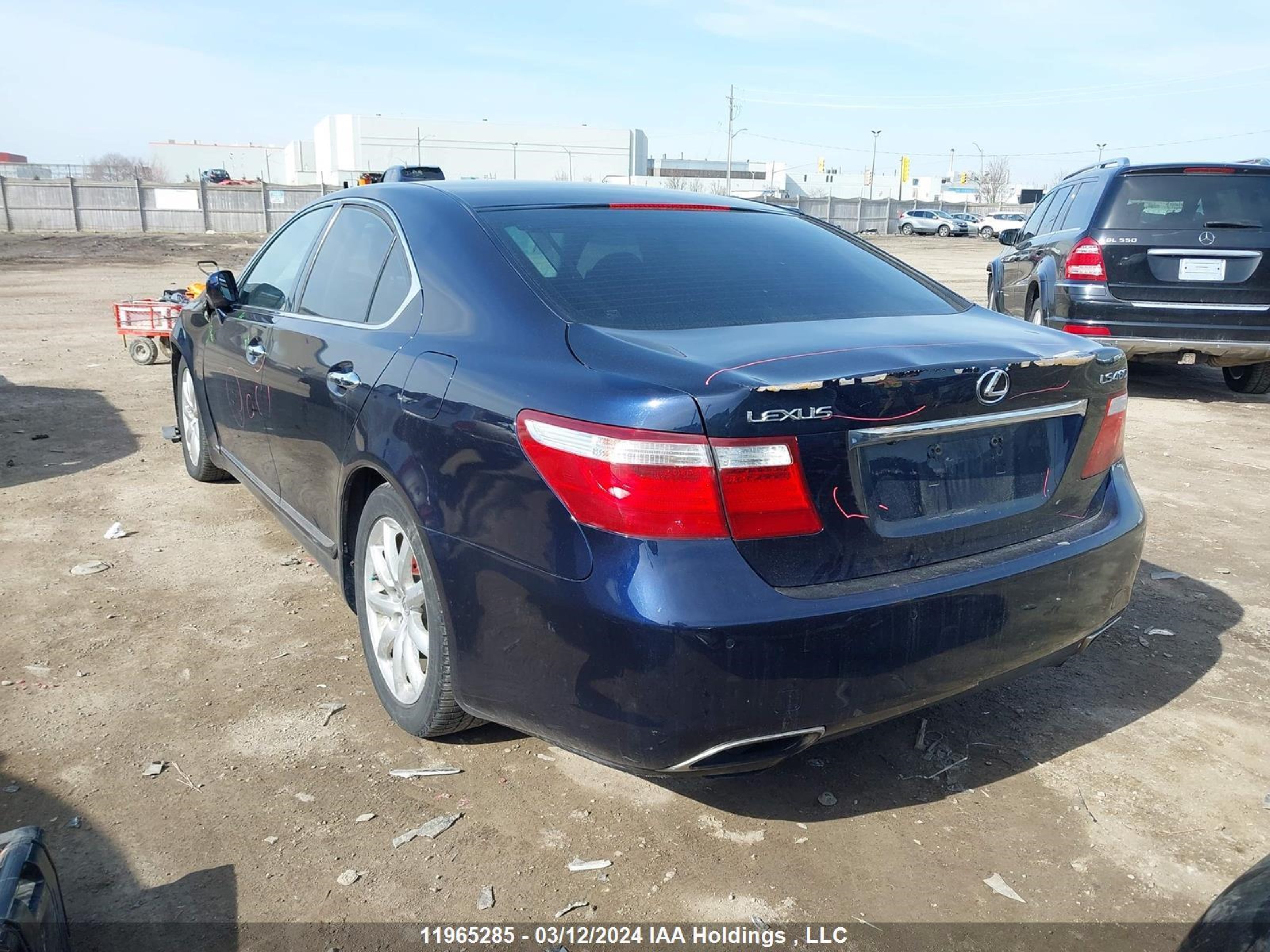 Photo 2 VIN: JTHBL46F375030172 - LEXUS LS 