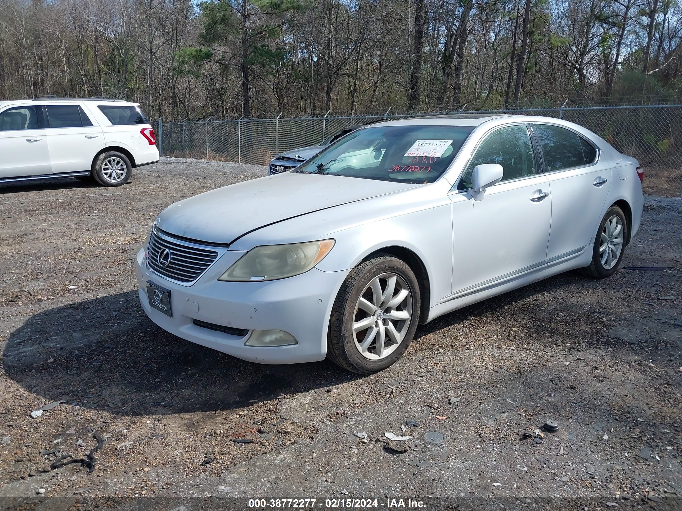 Photo 1 VIN: JTHBL46F385053162 - LEXUS LS 