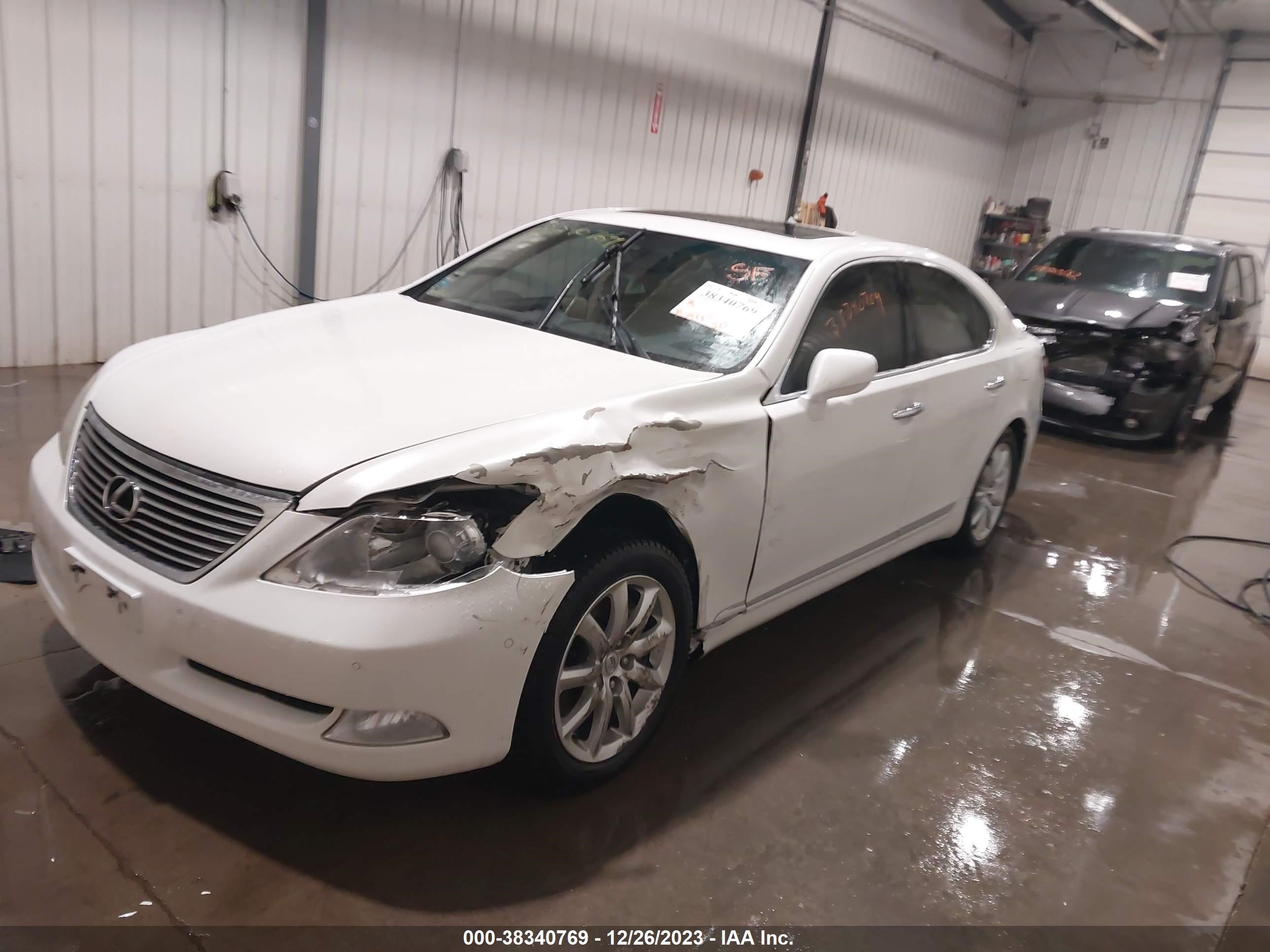 Photo 1 VIN: JTHBL46F385060919 - LEXUS LS 